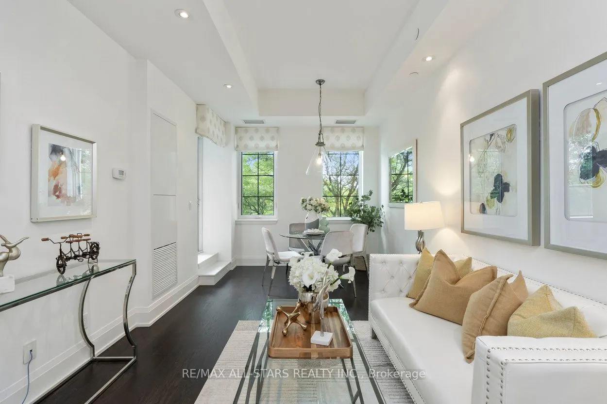 20 Fred Varley Drive #219