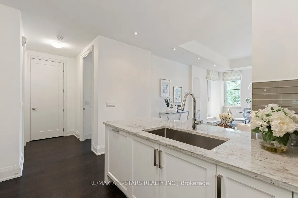 20 Fred Varley Drive #219