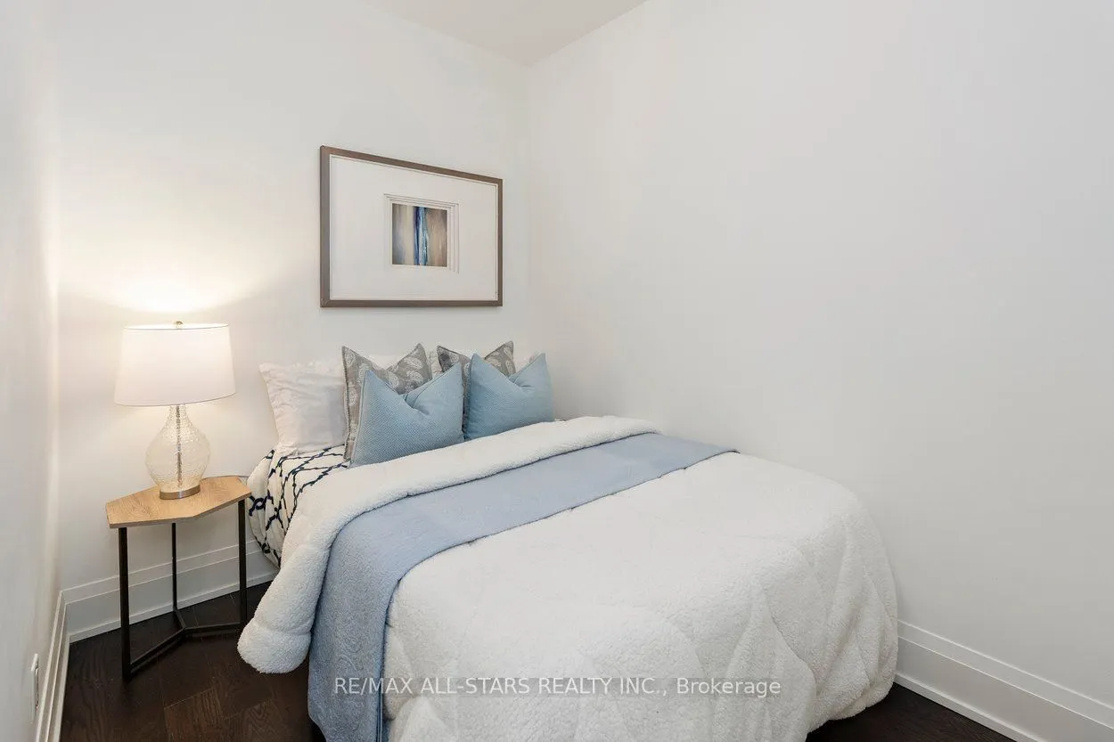 20 Fred Varley Drive #219