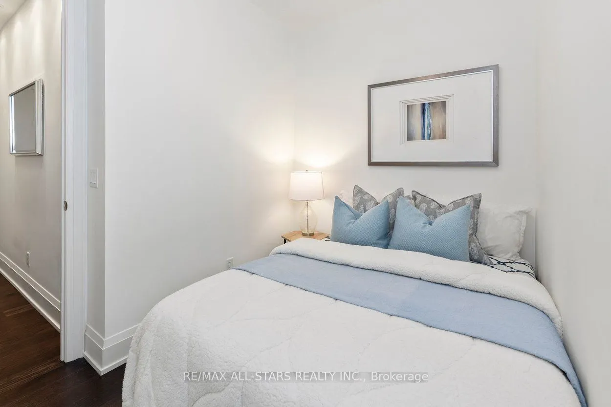 20 Fred Varley Drive #219