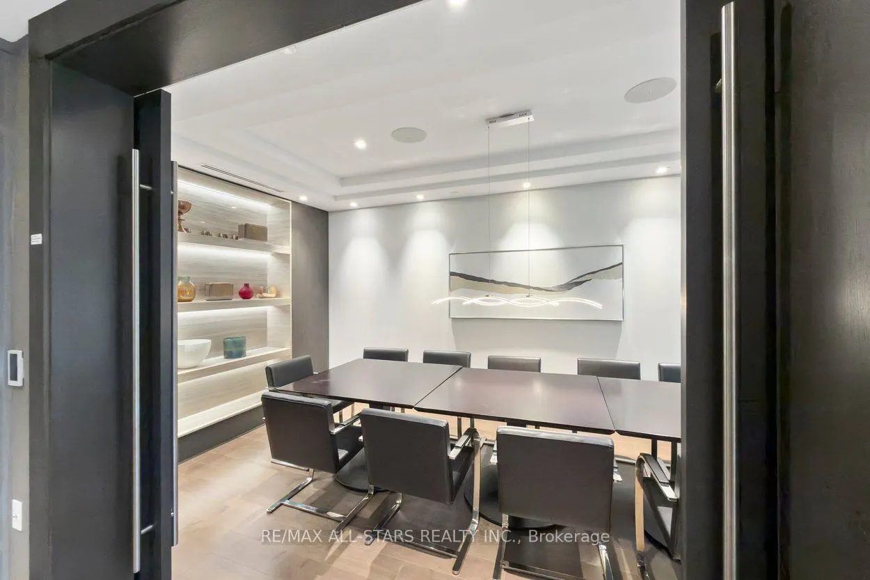 20 Fred Varley Drive #219