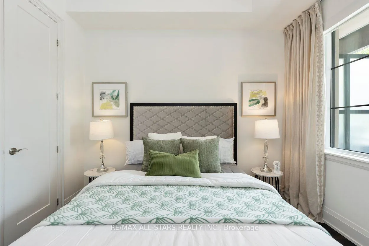 20 Fred Varley Drive #219