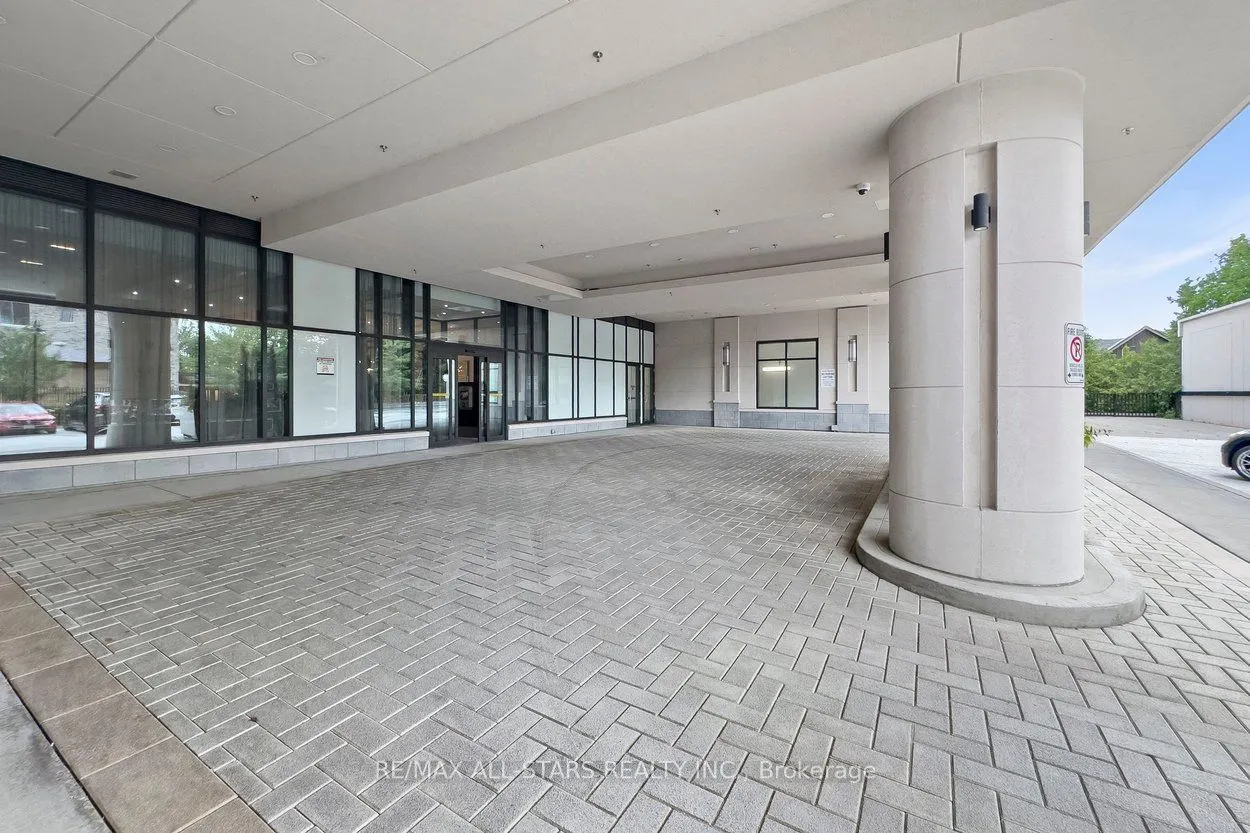 20 Fred Varley Drive #219