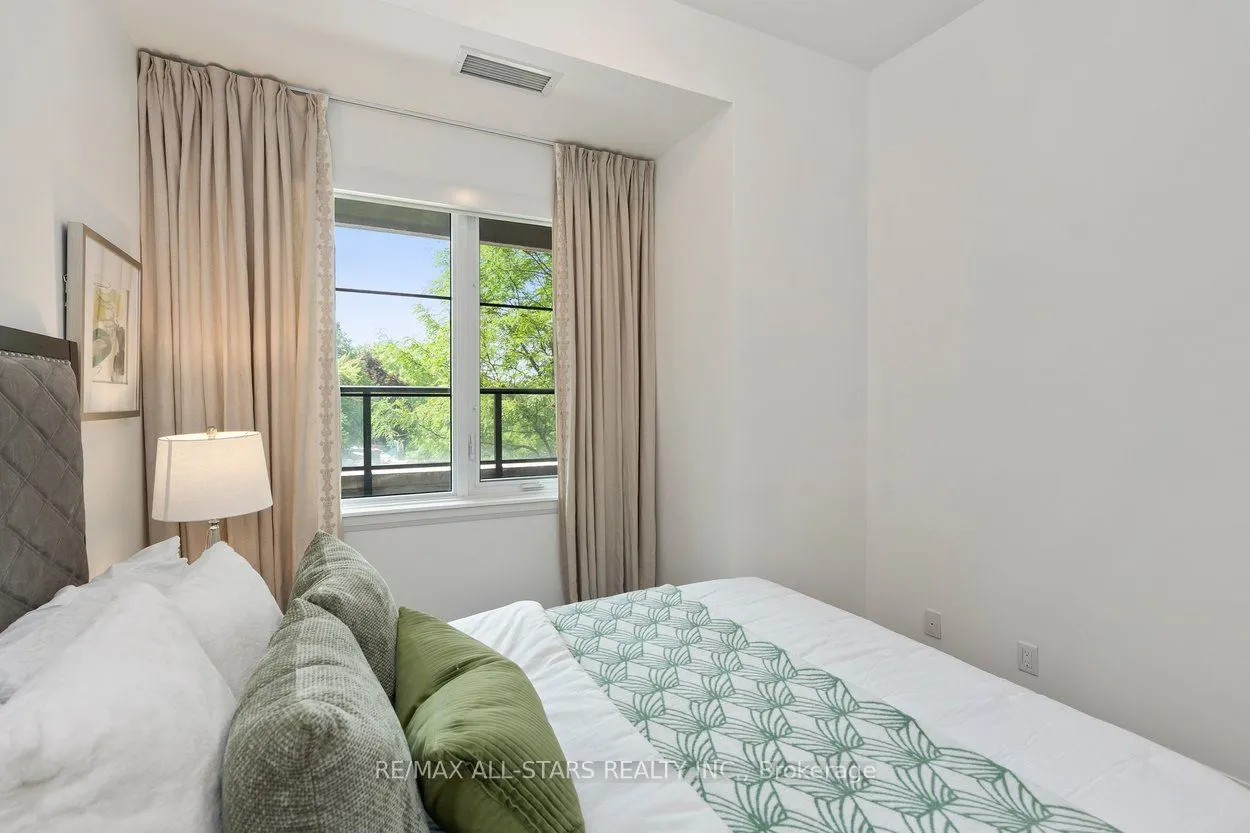 20 Fred Varley Drive #219