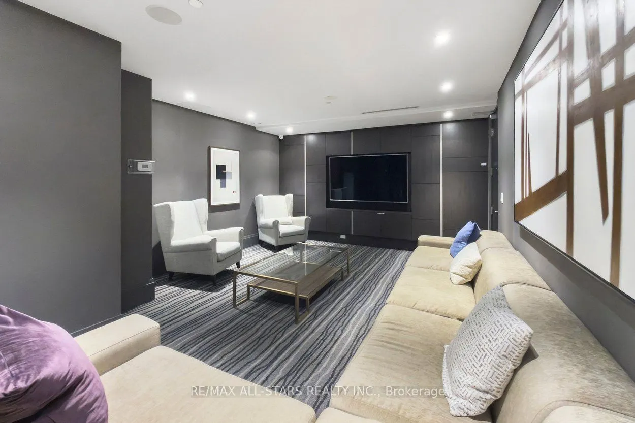 20 Fred Varley Drive #219