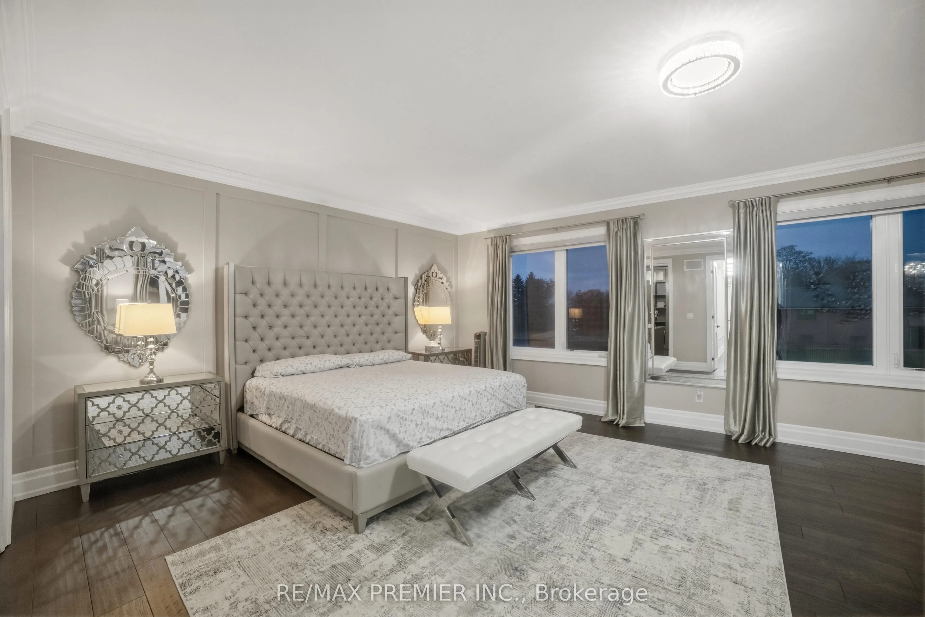 2180 King Vaughan Road S