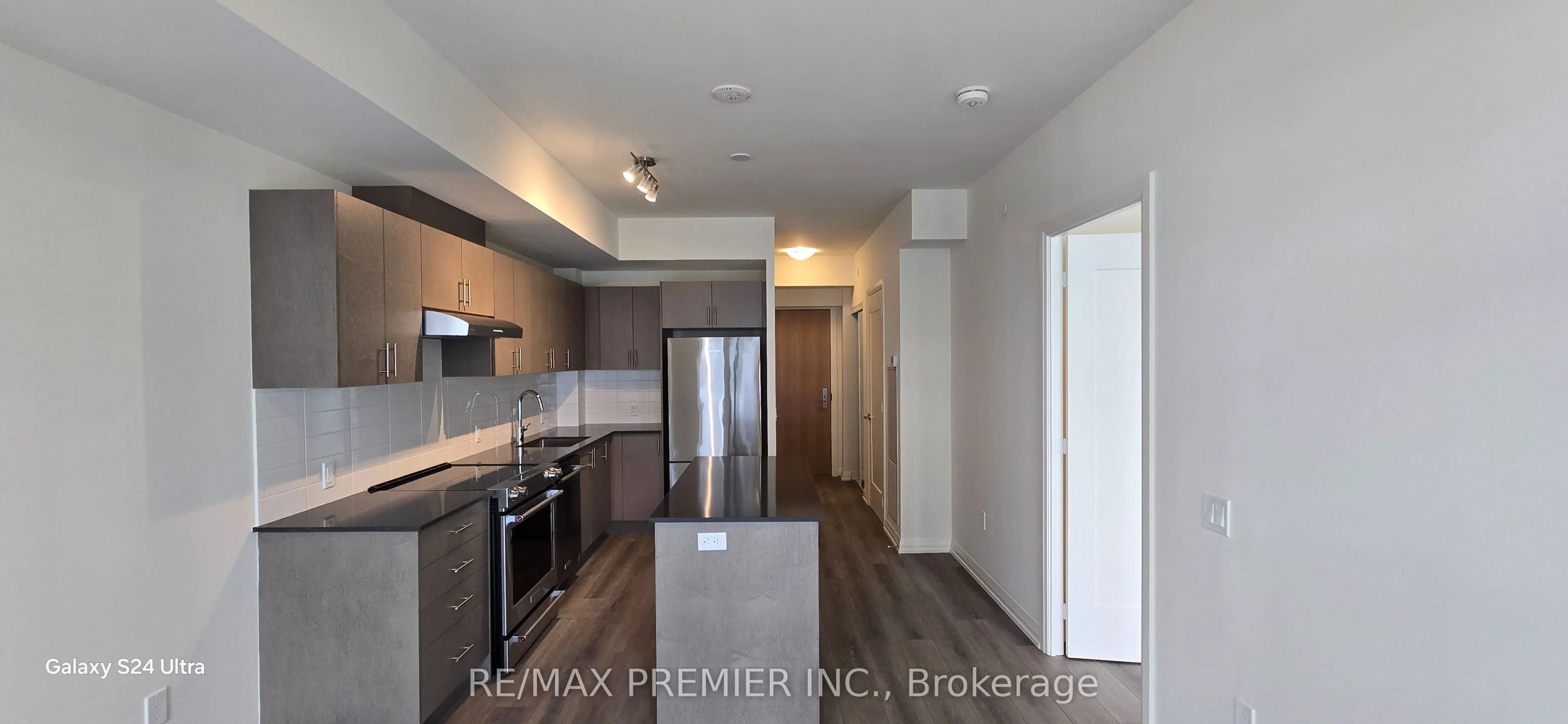 8960 Jane Street S #1819