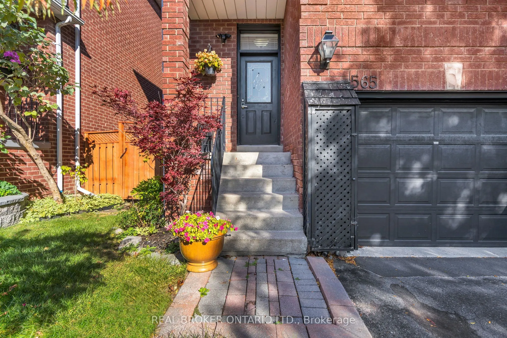 565 Bondi Avenue