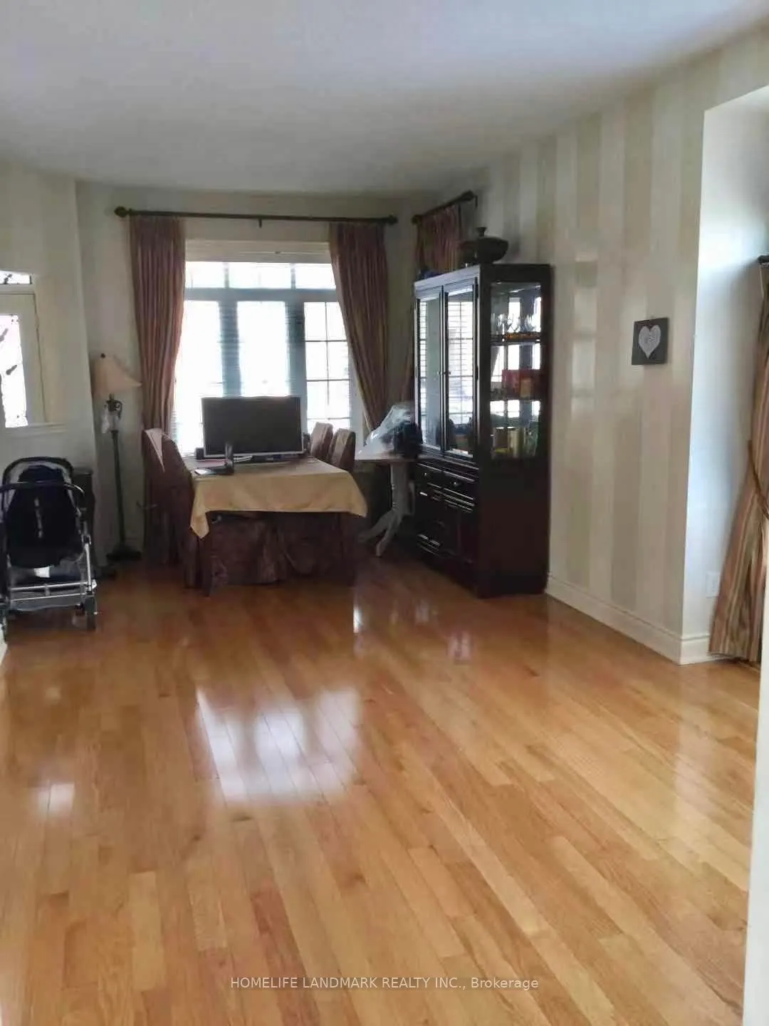 371 Dowson Loop