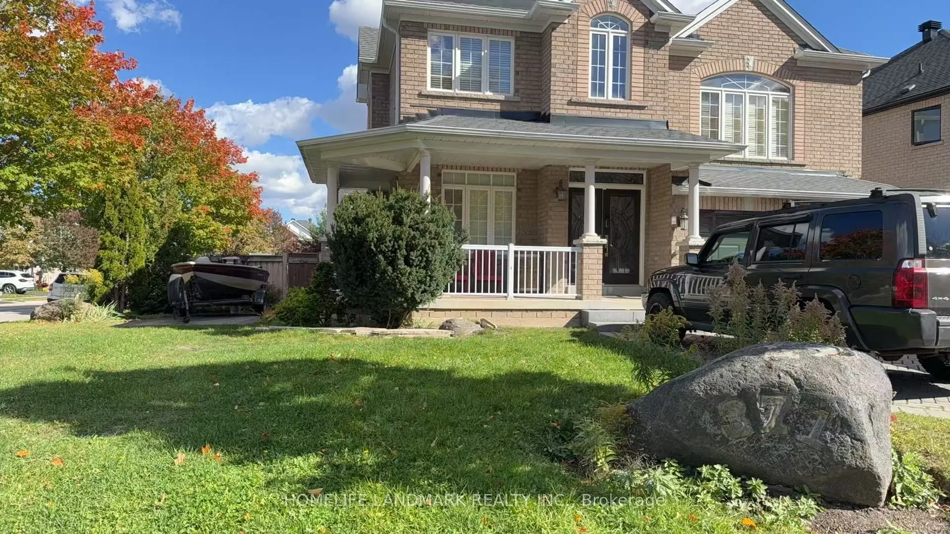 371 Dowson Loop