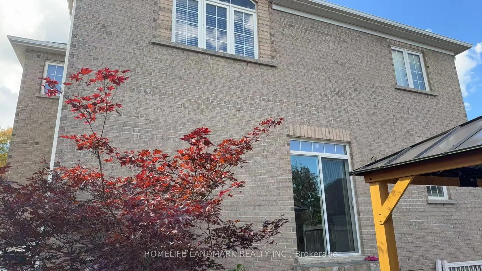 371 Dowson Loop