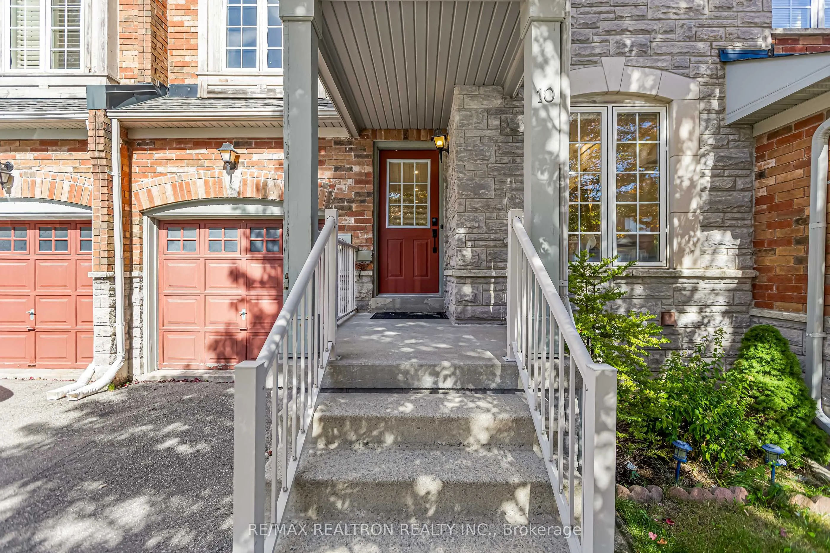 10 Macgregor Avenue