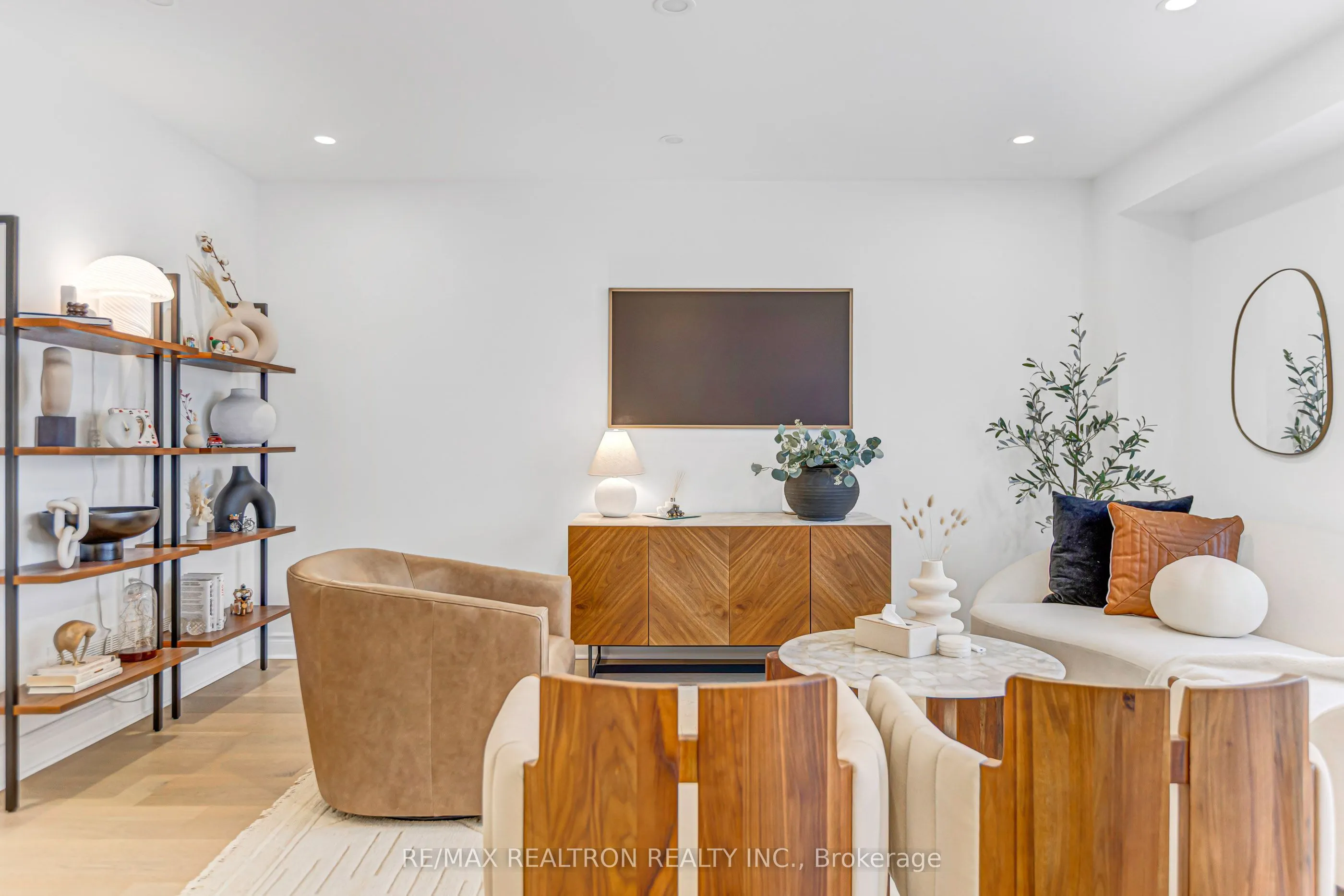 10 Macgregor Avenue