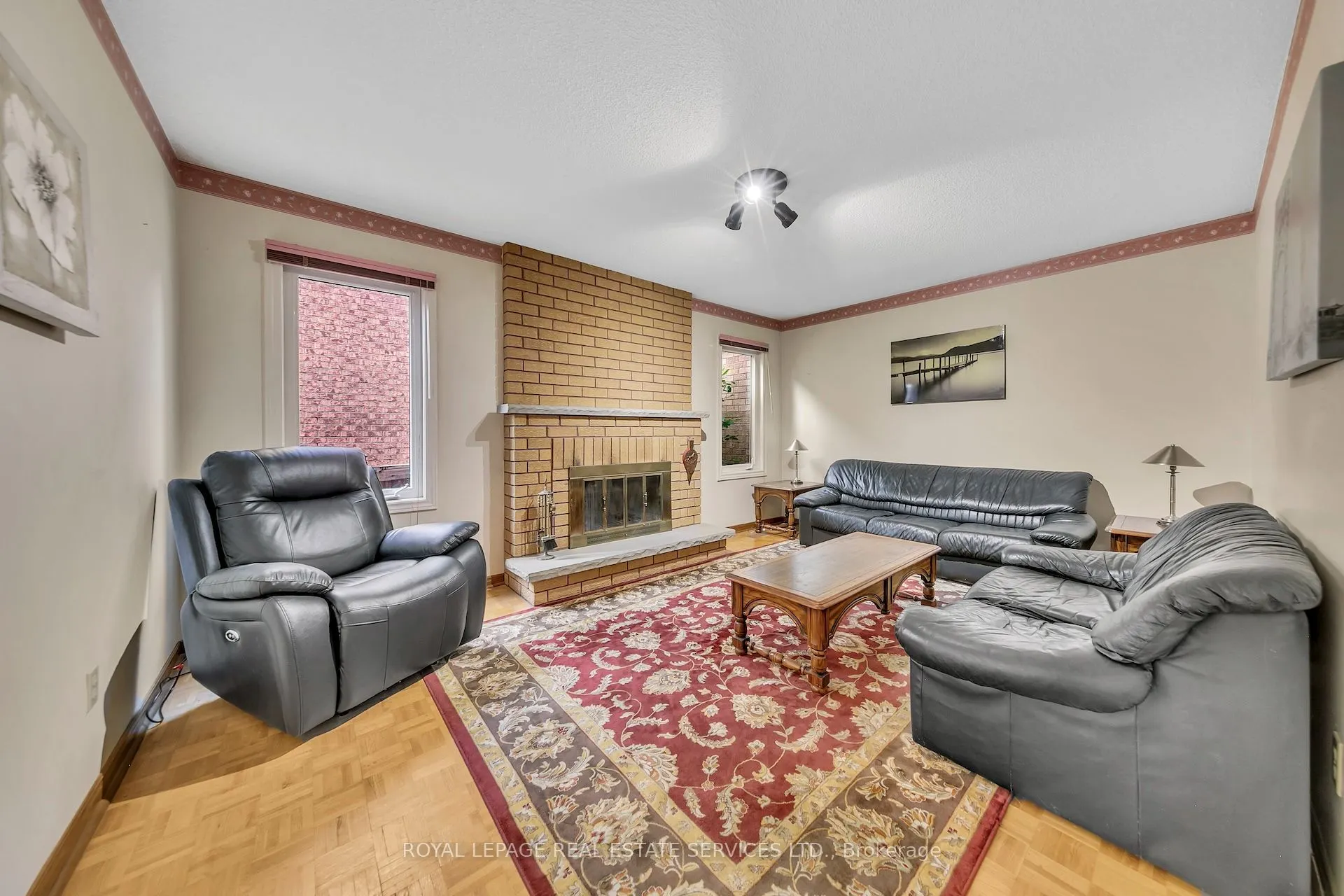 47 Velvet Crescent