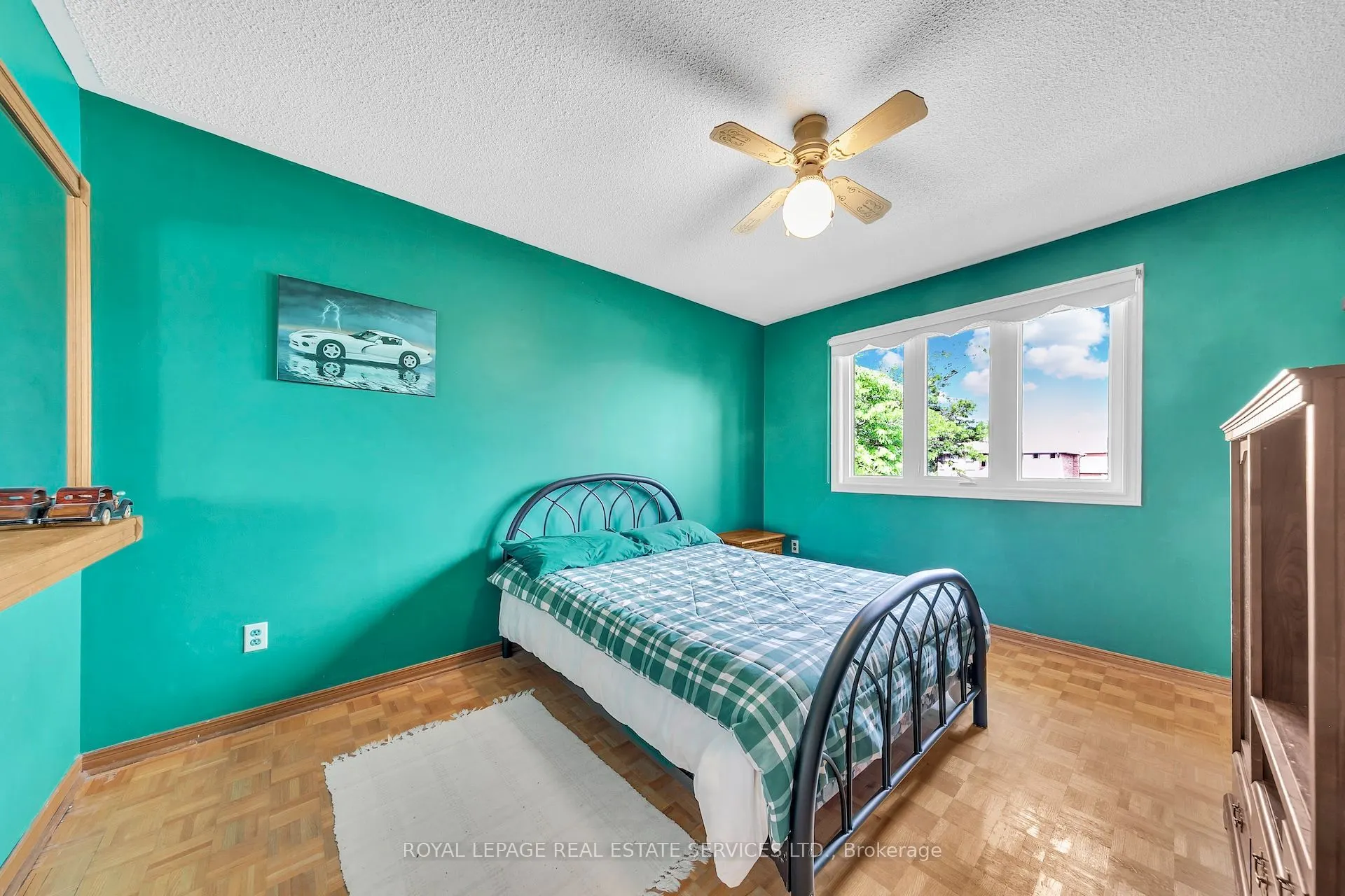47 Velvet Crescent