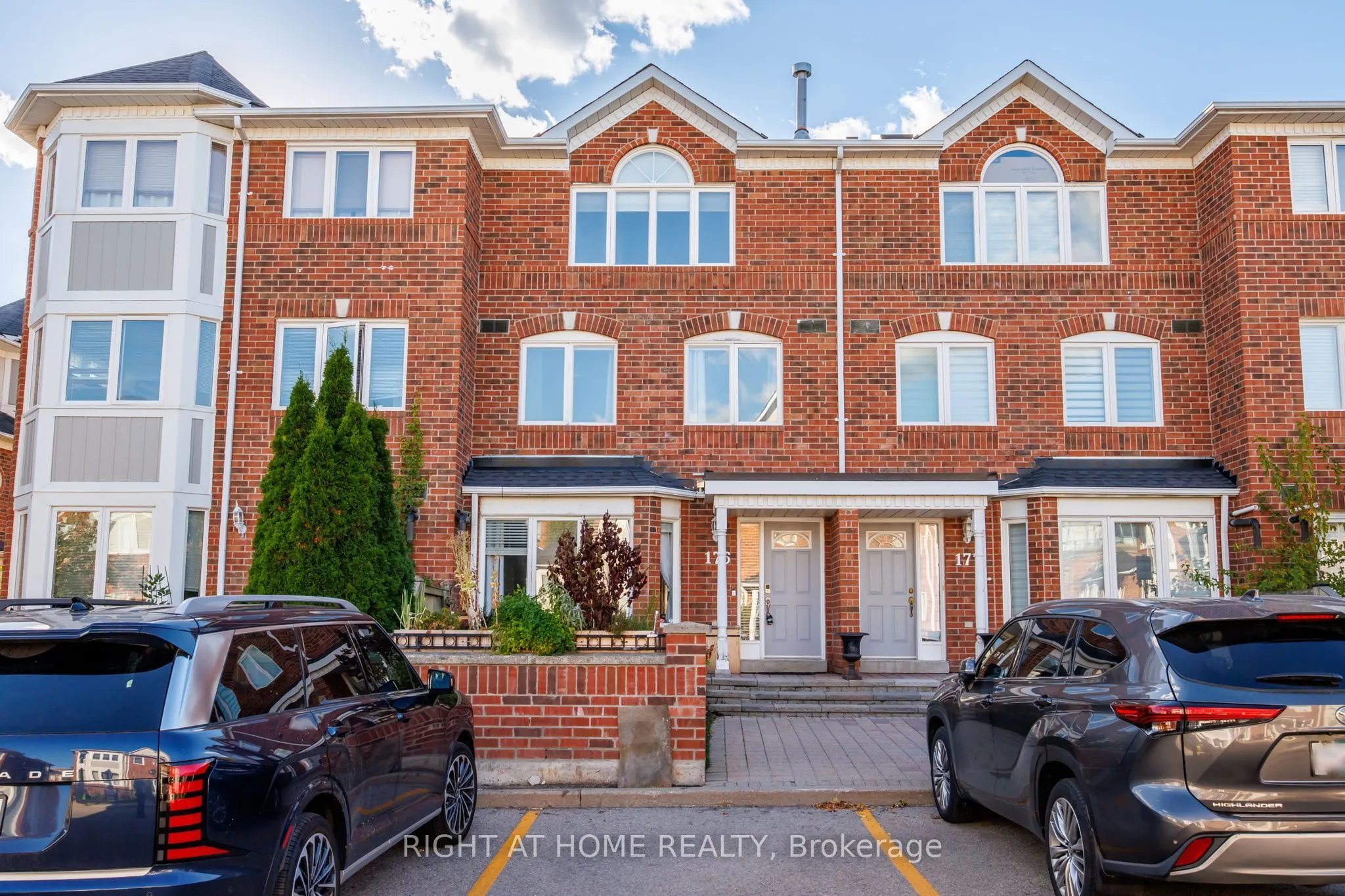18 Clark Avenue W #176