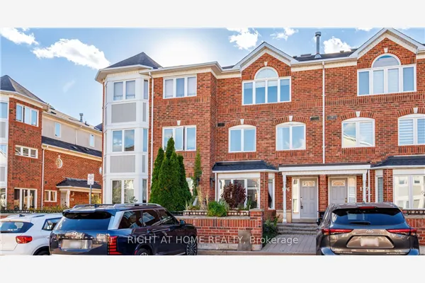 18 Clark Avenue W #176
