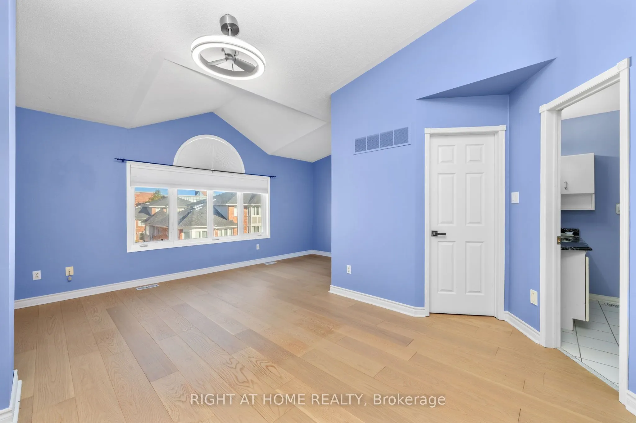 18 Clark Avenue W #176