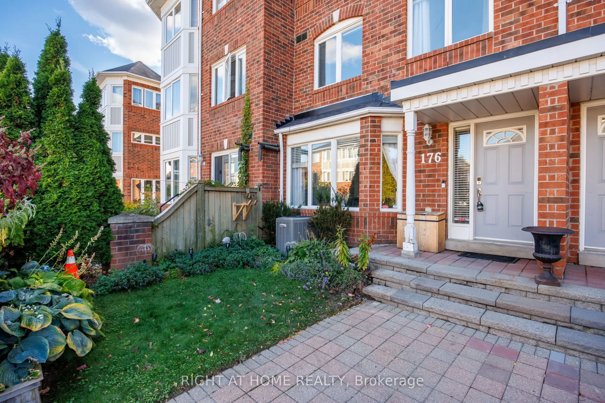 18 Clark Avenue W #176