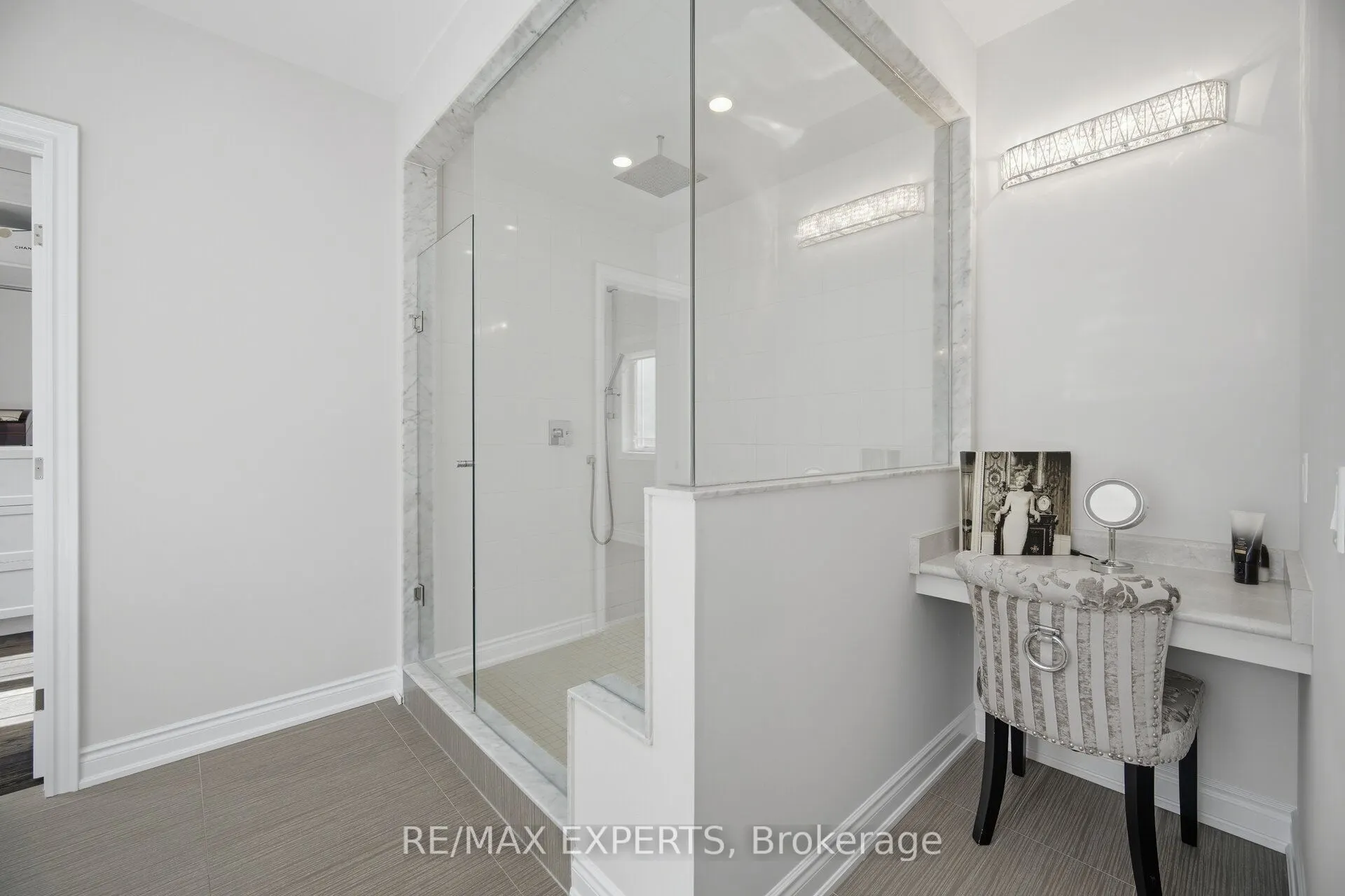 91 Woodgate Pines Drive