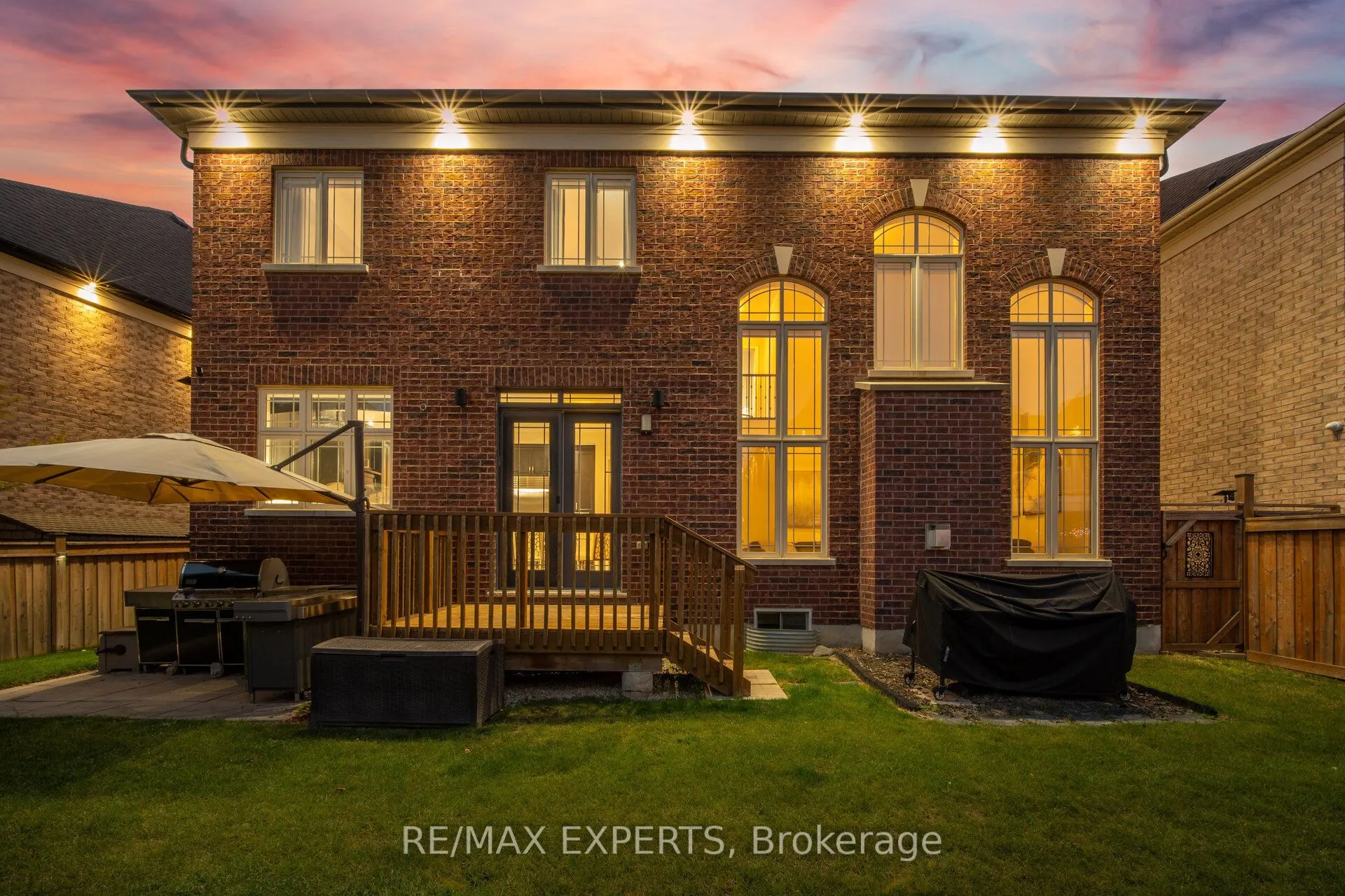91 Woodgate Pines Drive