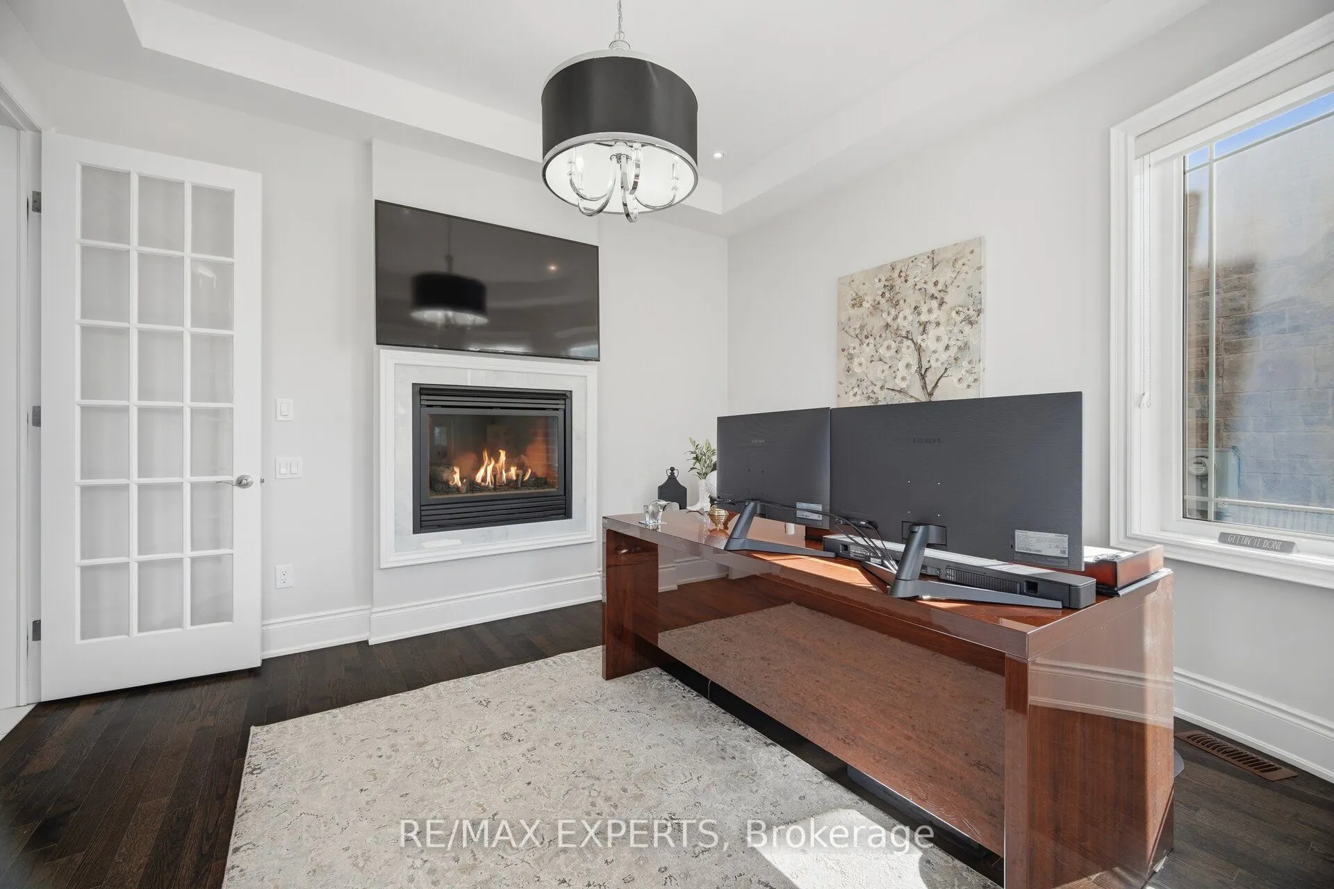 91 Woodgate Pines Drive