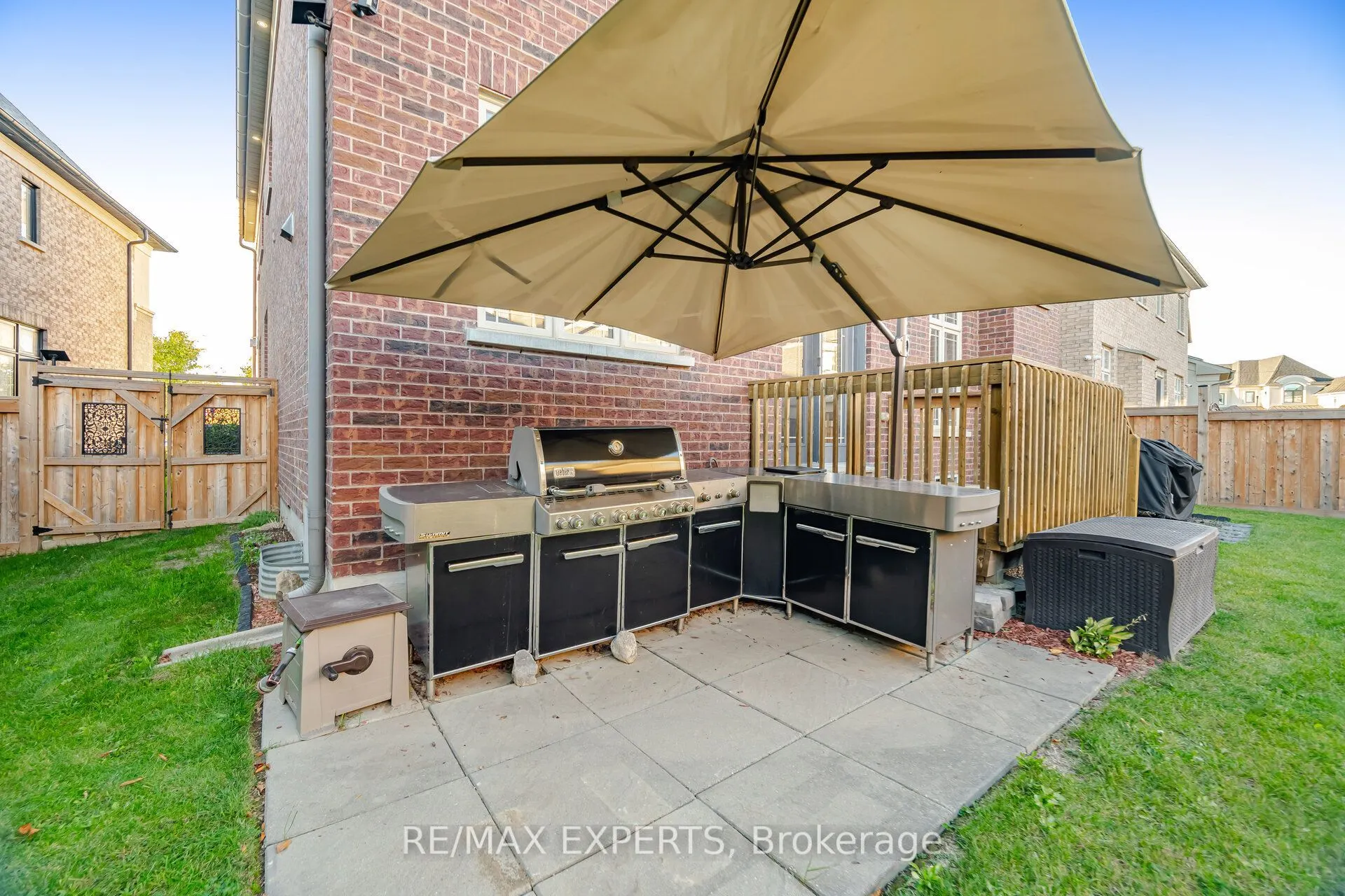 91 Woodgate Pines Drive