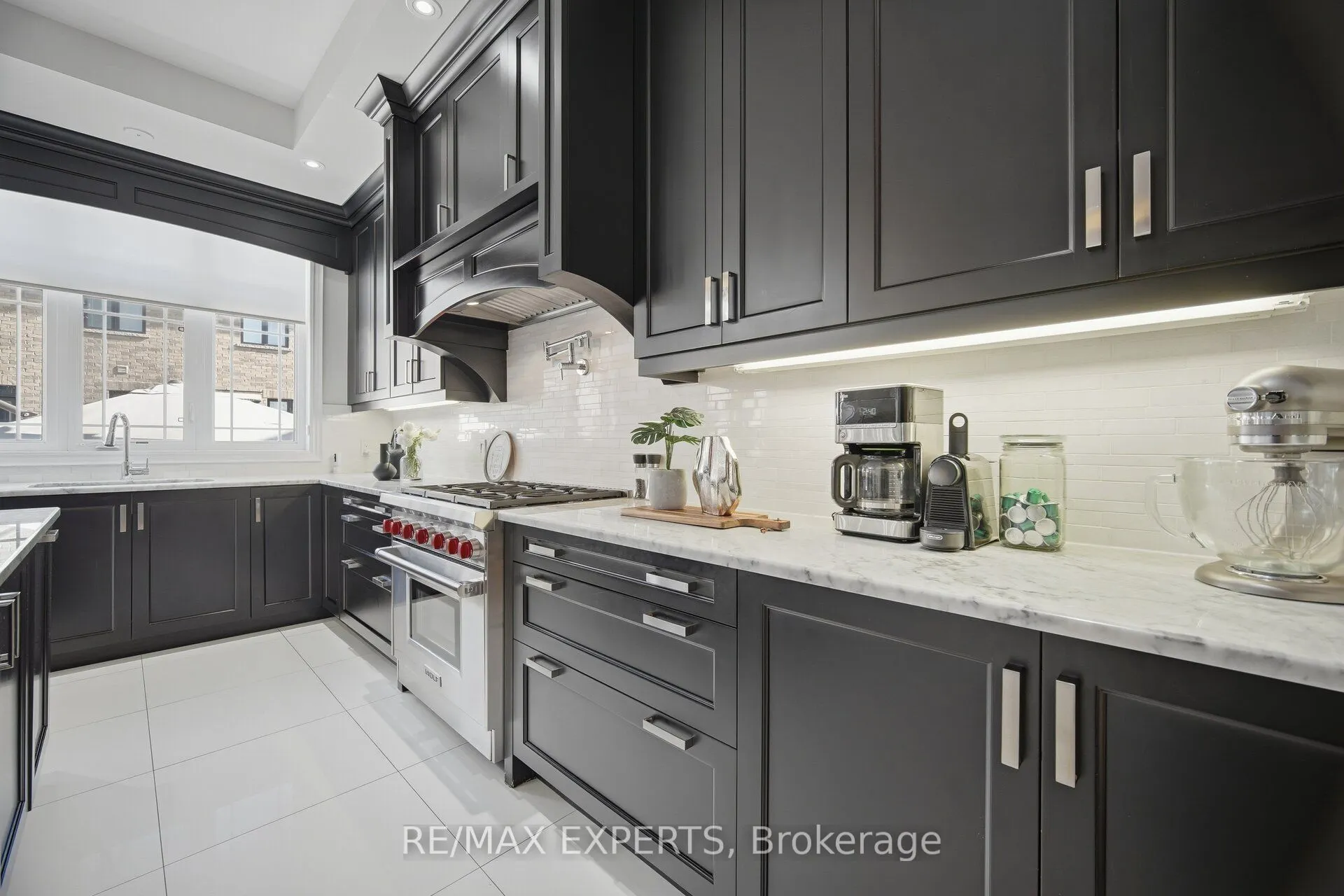 91 Woodgate Pines Drive