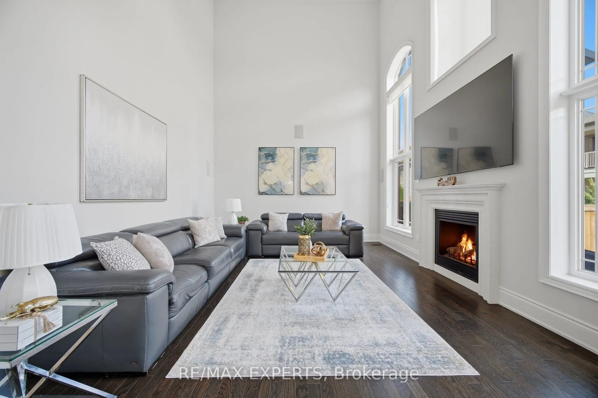 91 Woodgate Pines Drive