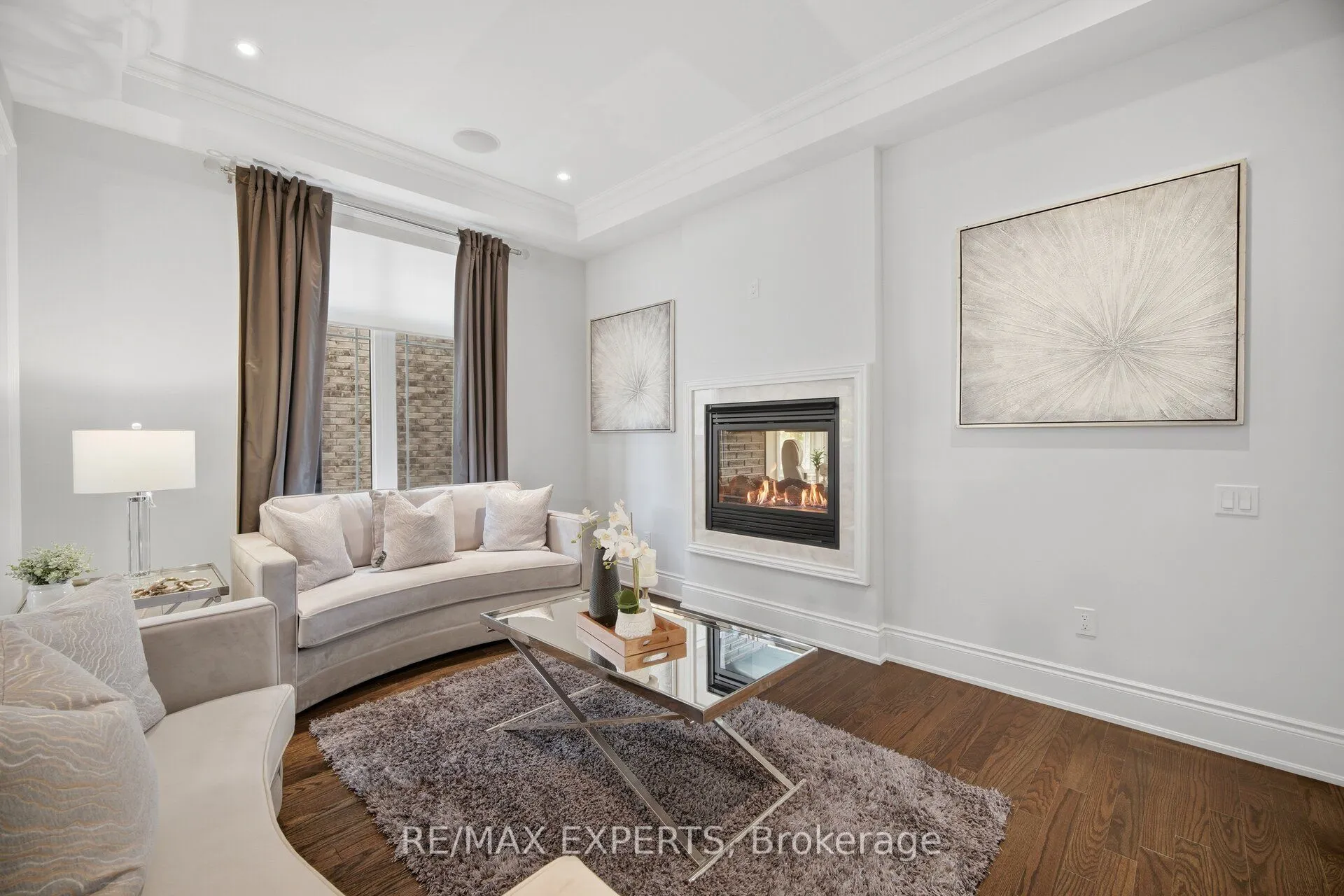 91 Woodgate Pines Drive