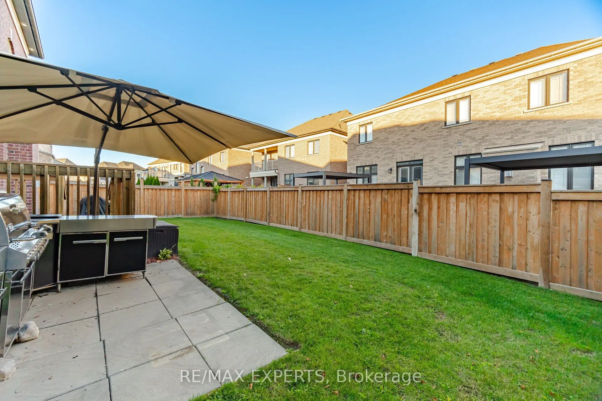 91 Woodgate Pines Drive