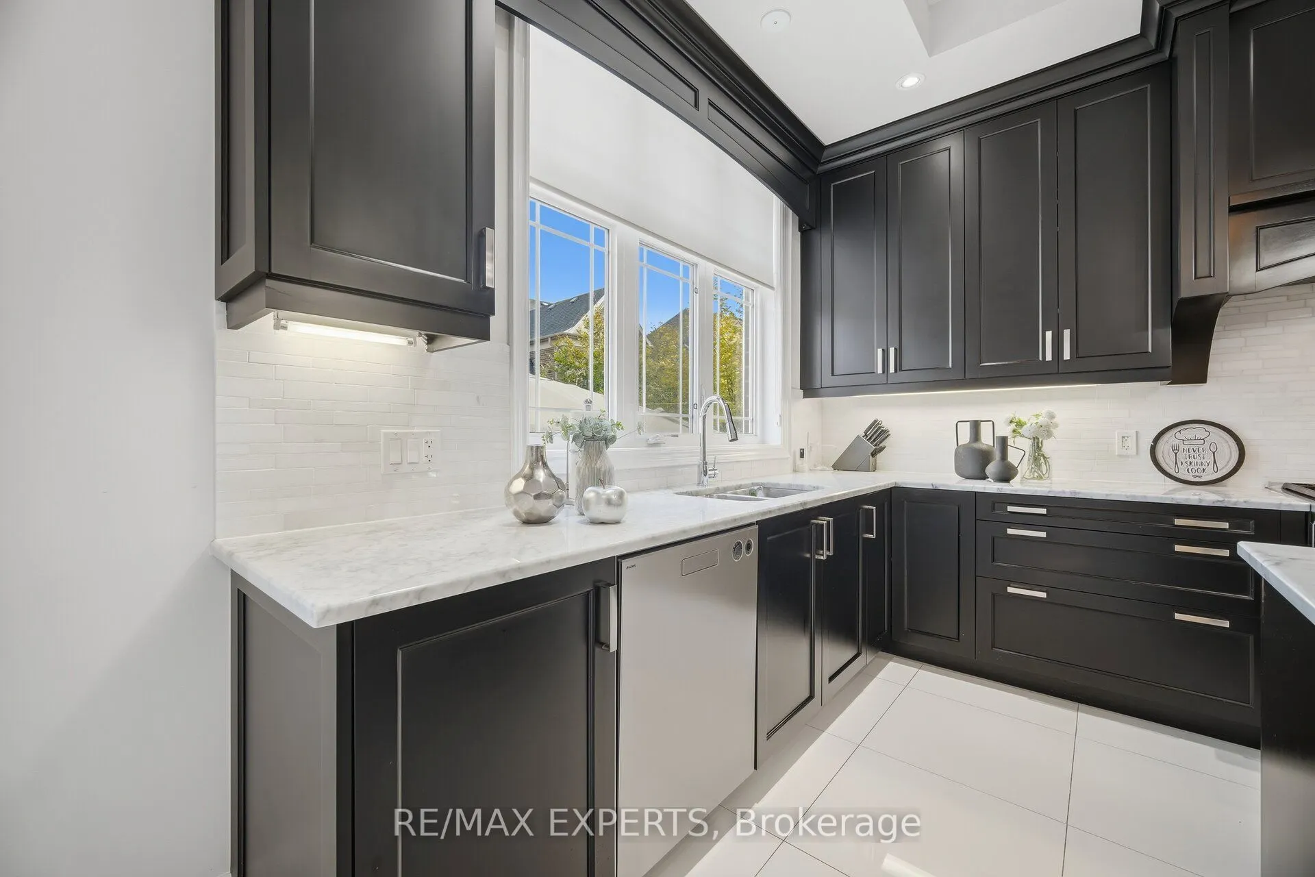 91 Woodgate Pines Drive