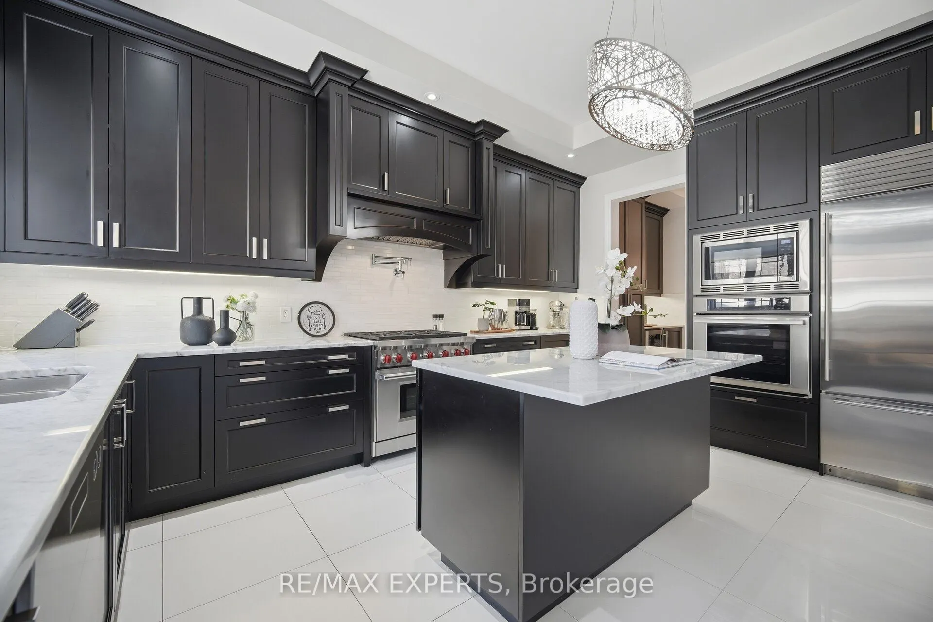 91 Woodgate Pines Drive