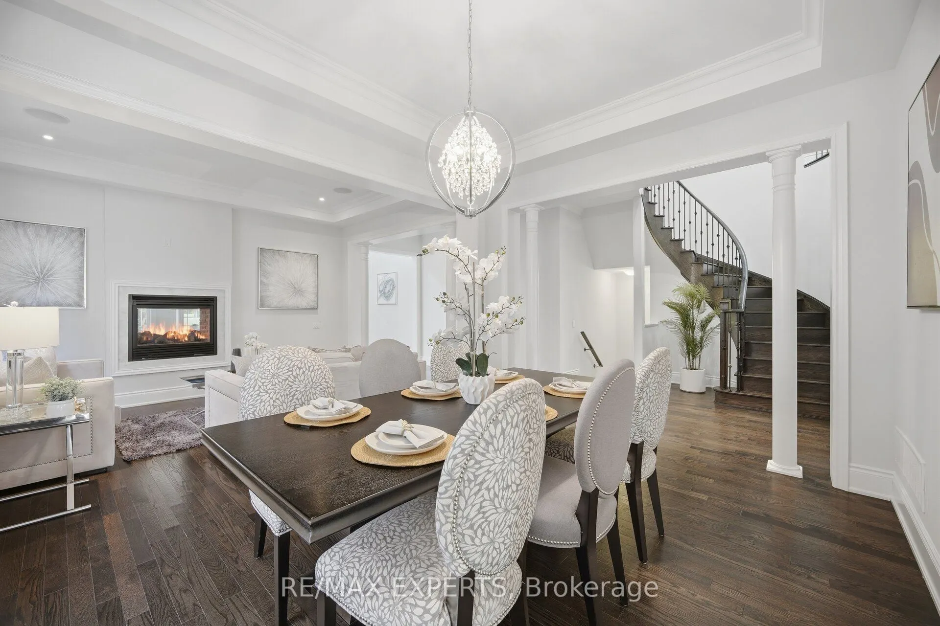 91 Woodgate Pines Drive
