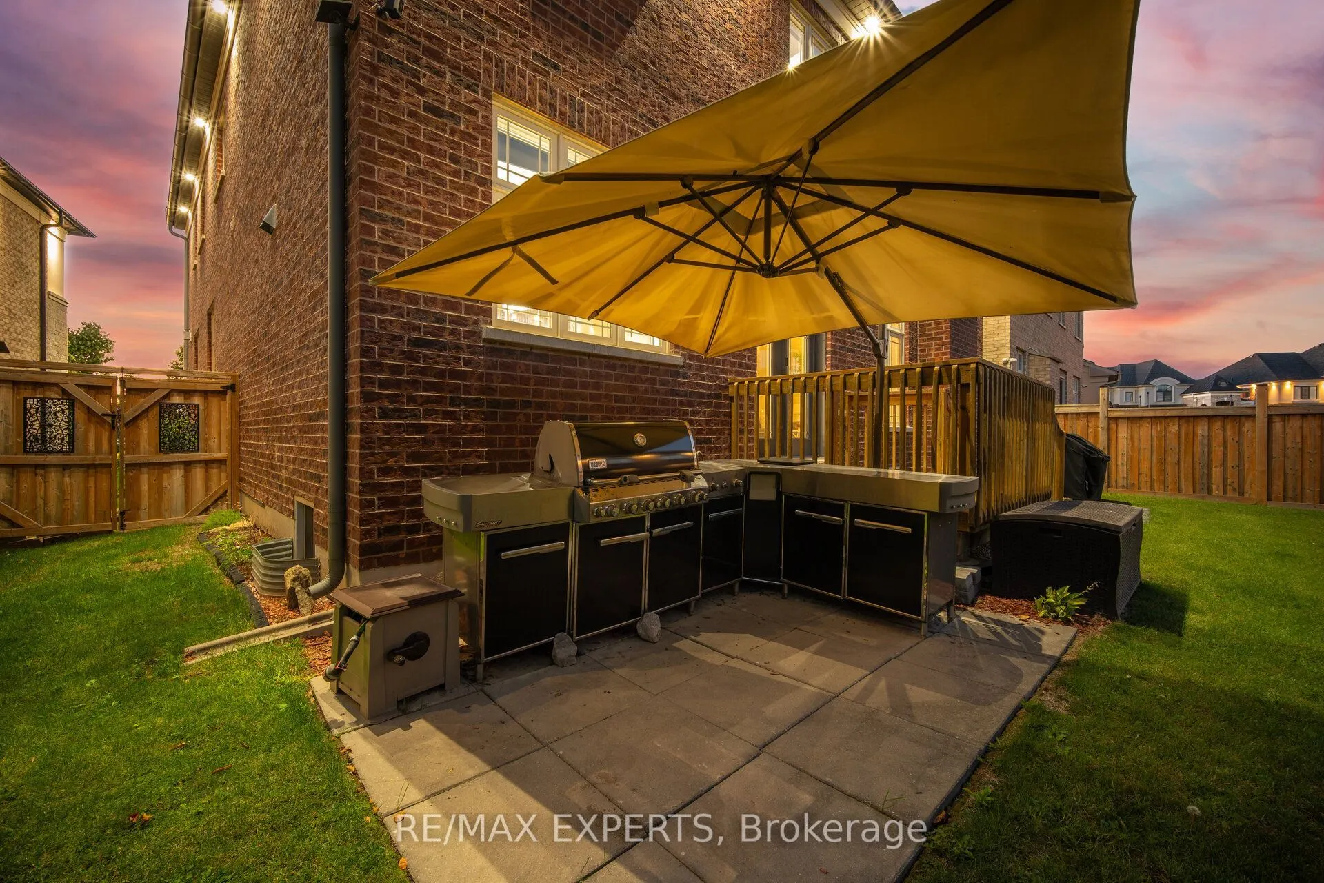 91 Woodgate Pines Drive