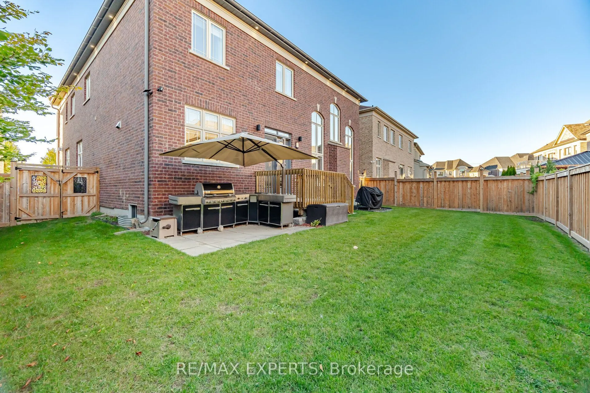 91 Woodgate Pines Drive