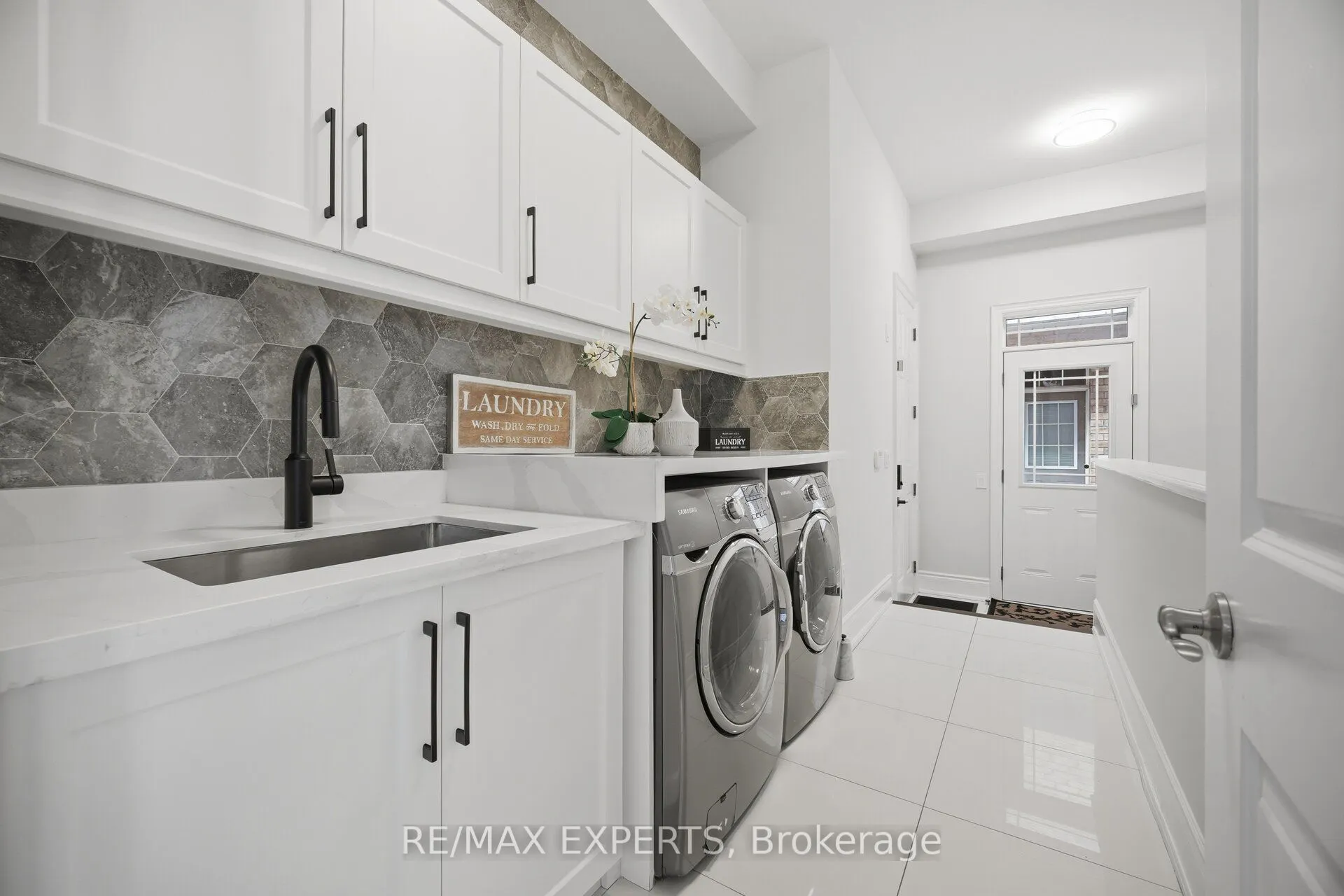 91 Woodgate Pines Drive