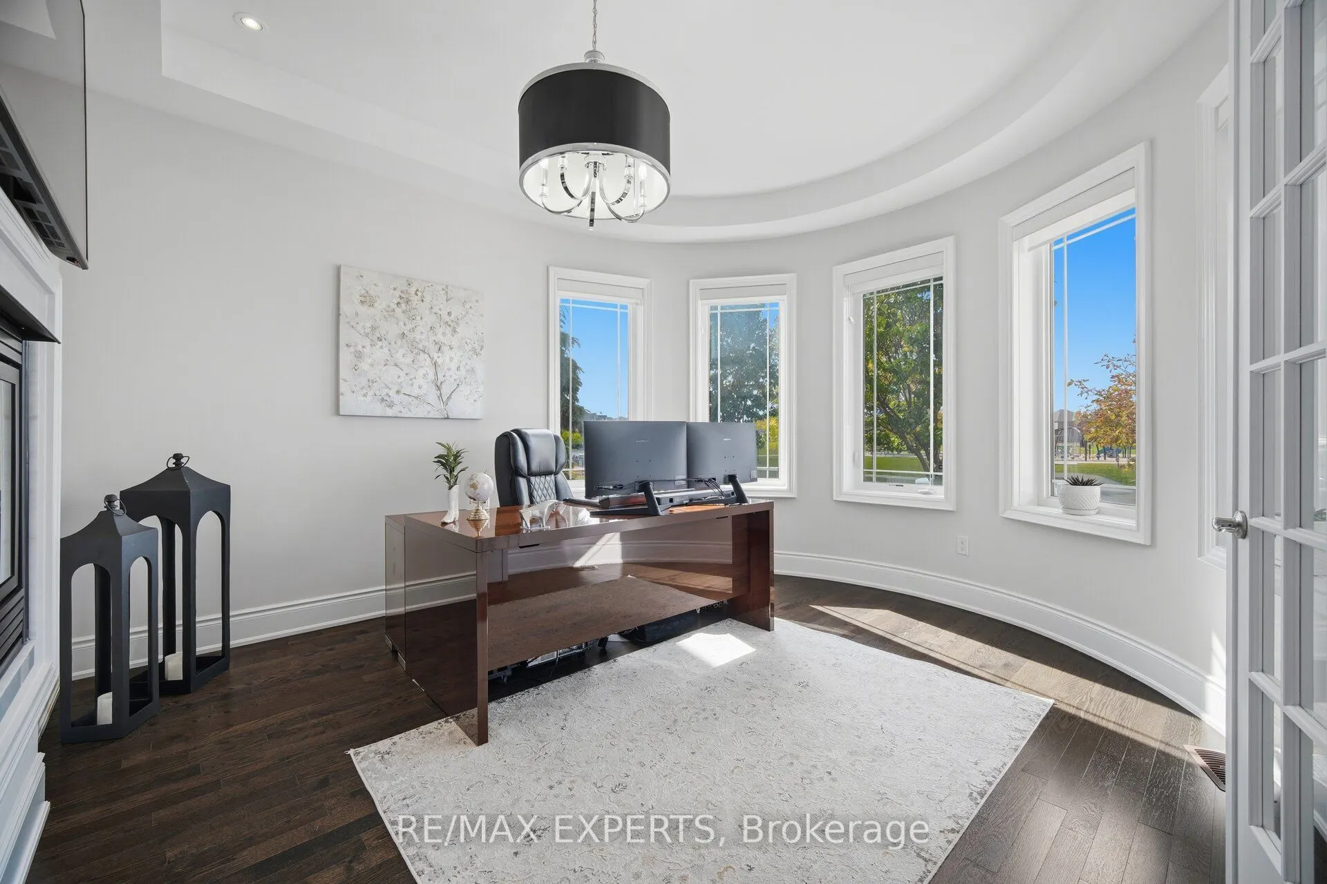 91 Woodgate Pines Drive