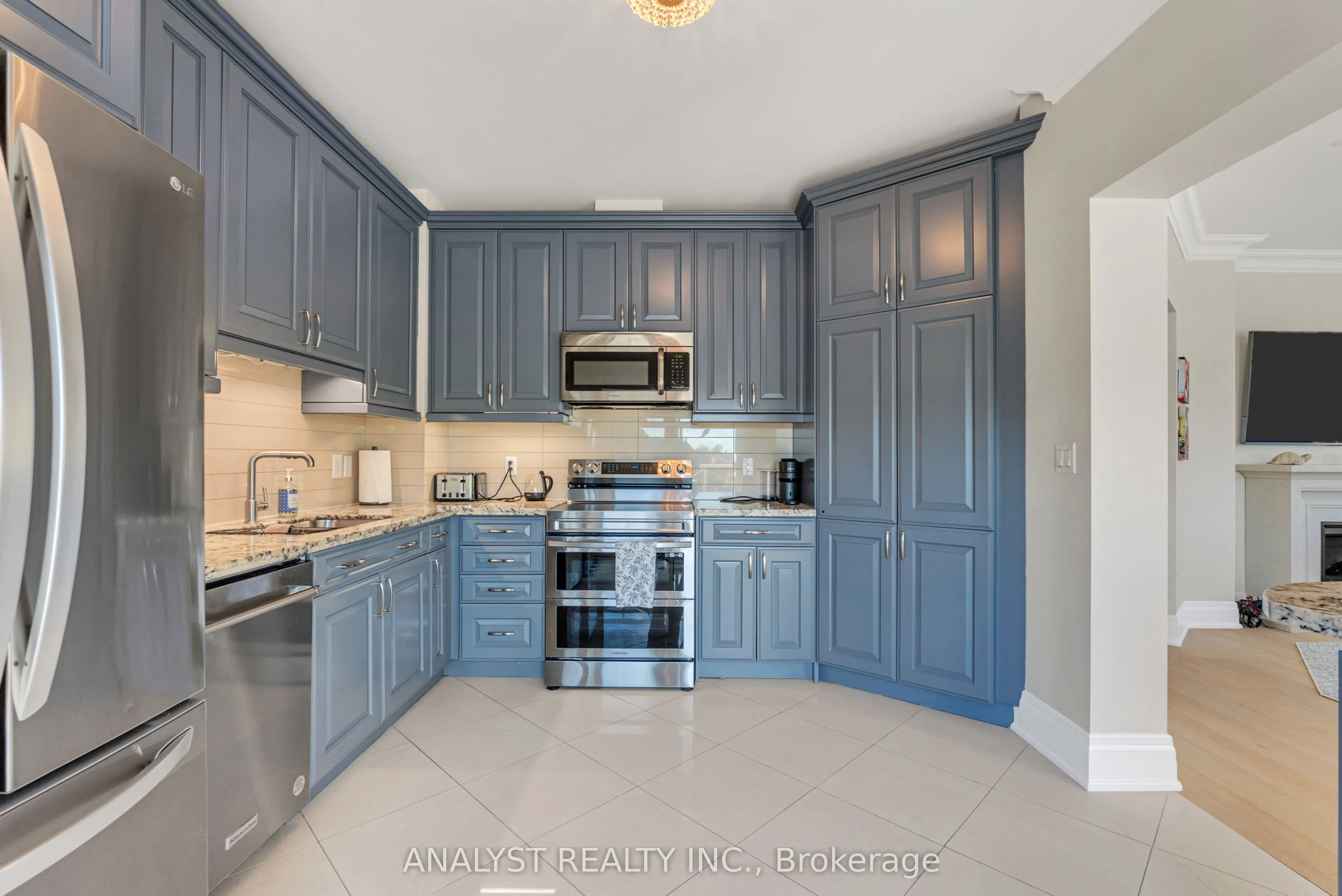 80 Burns Boulevard #204