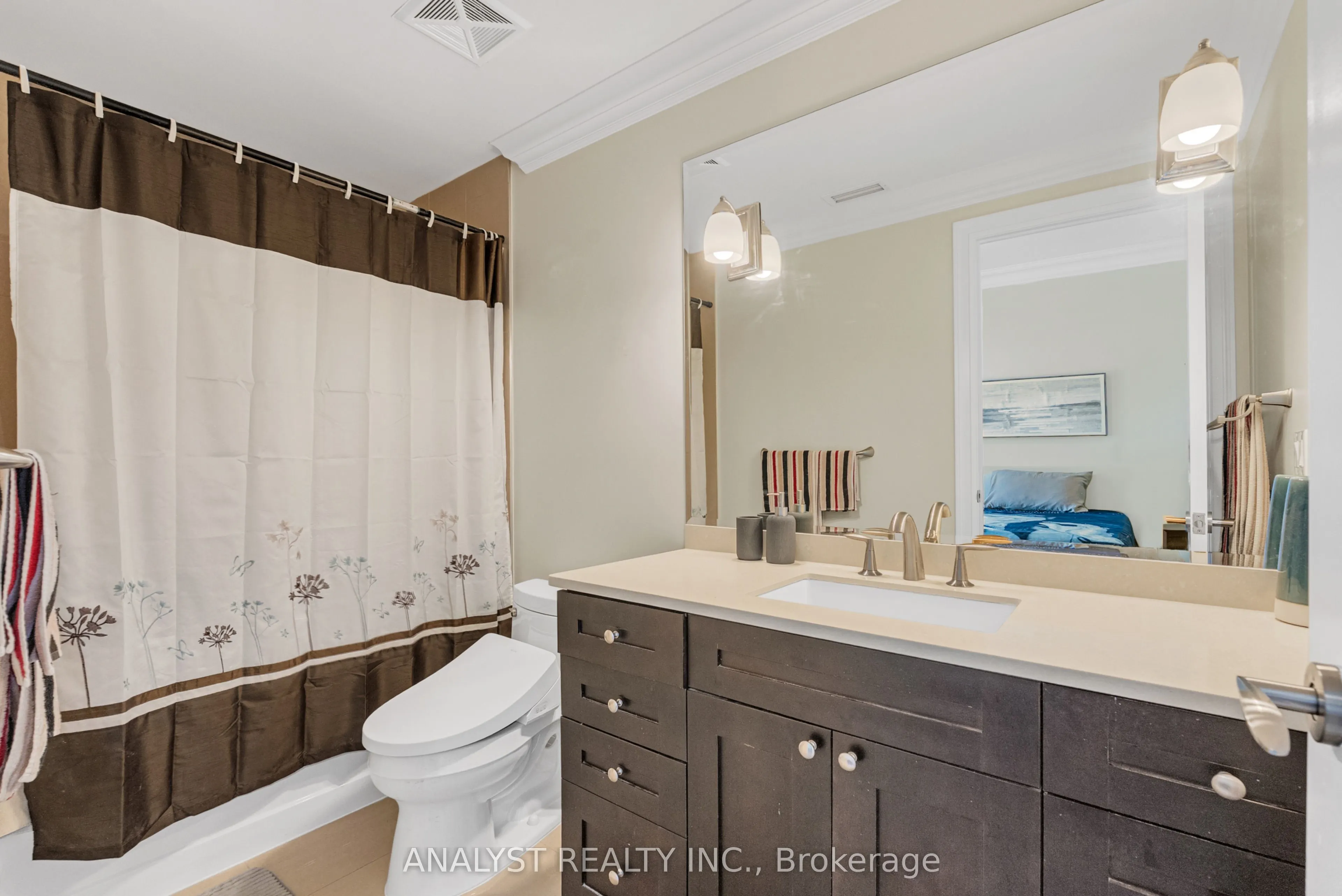 80 Burns Boulevard #204