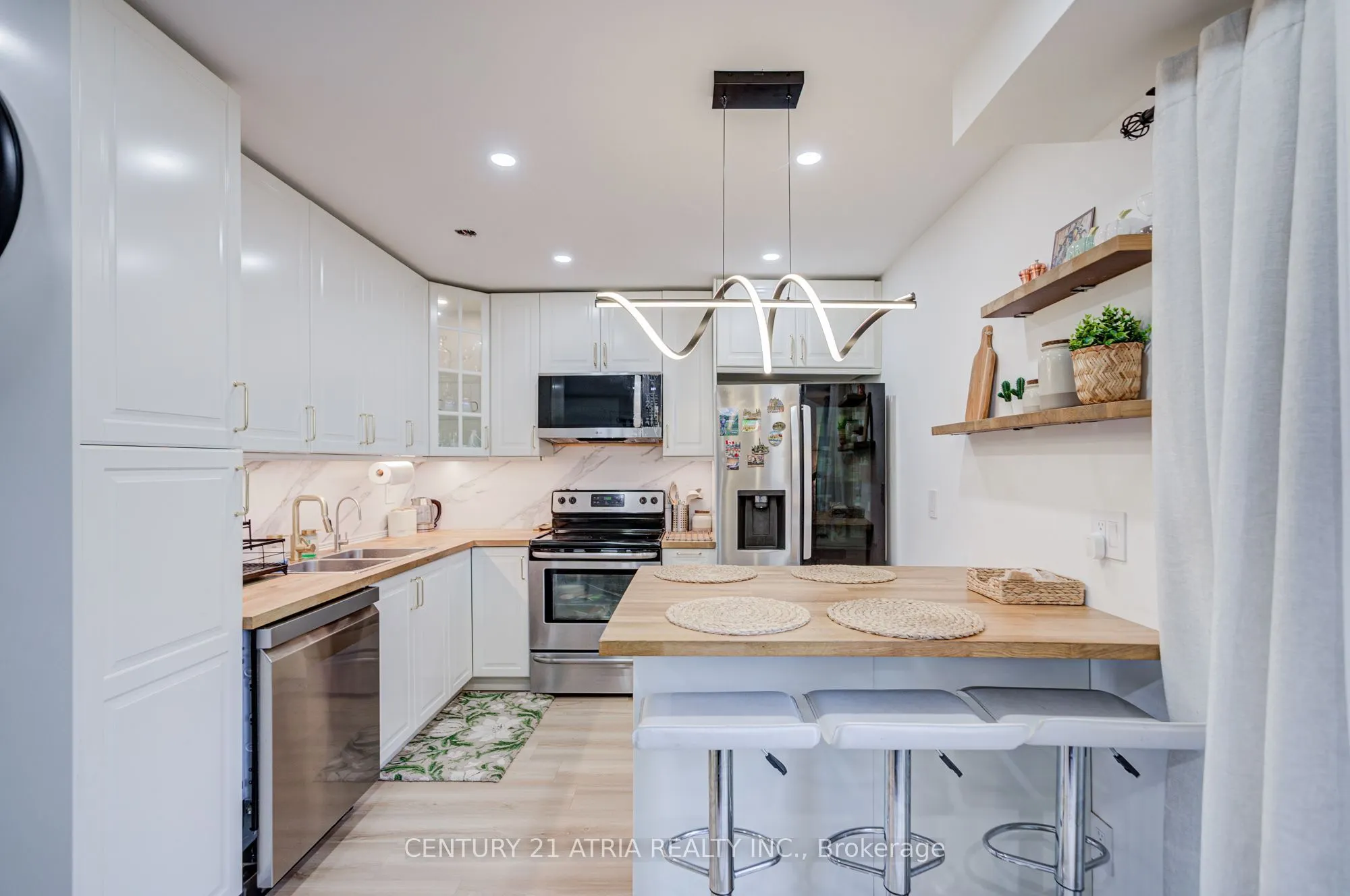 670 Elgin Street