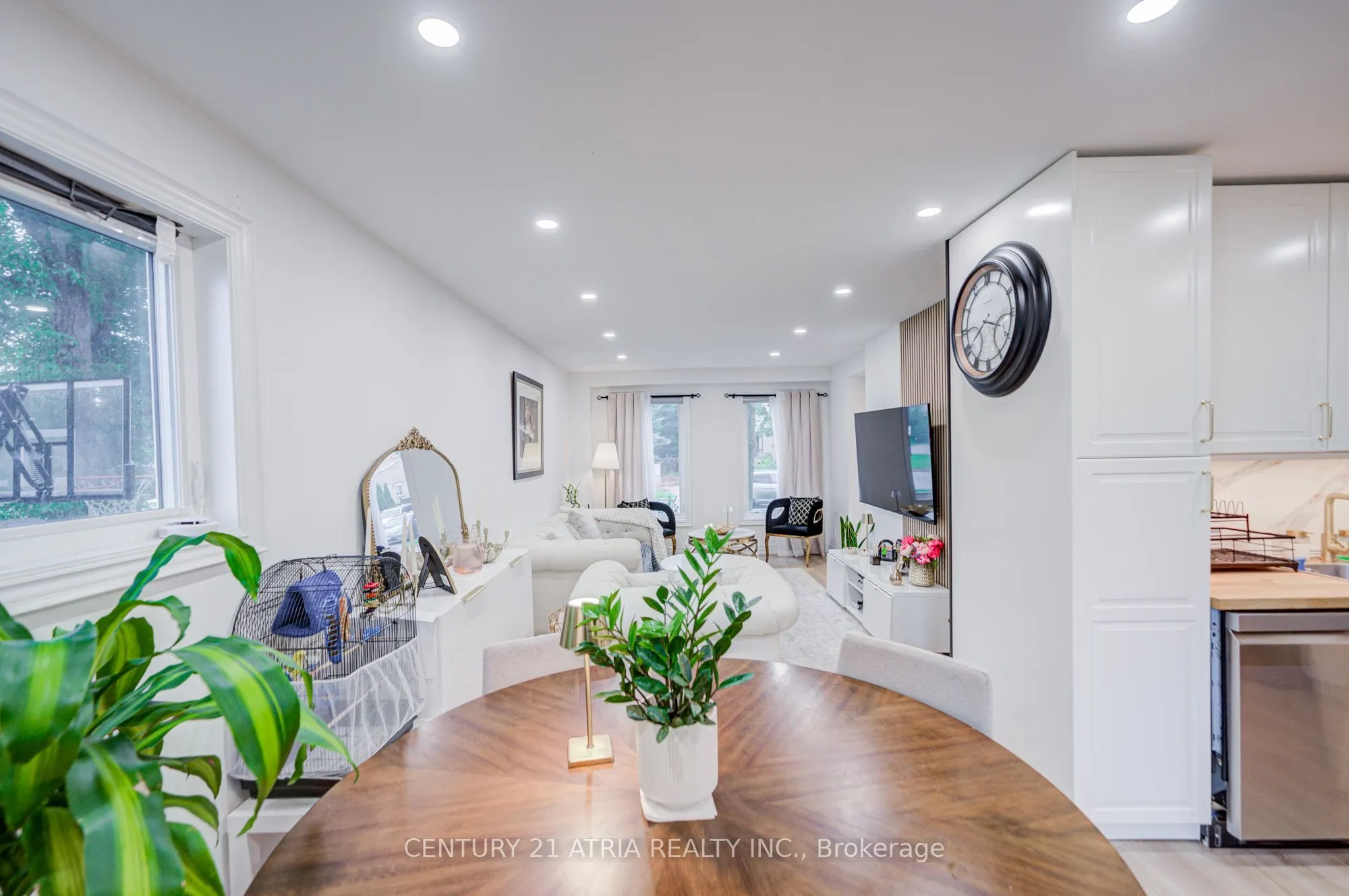 670 Elgin Street