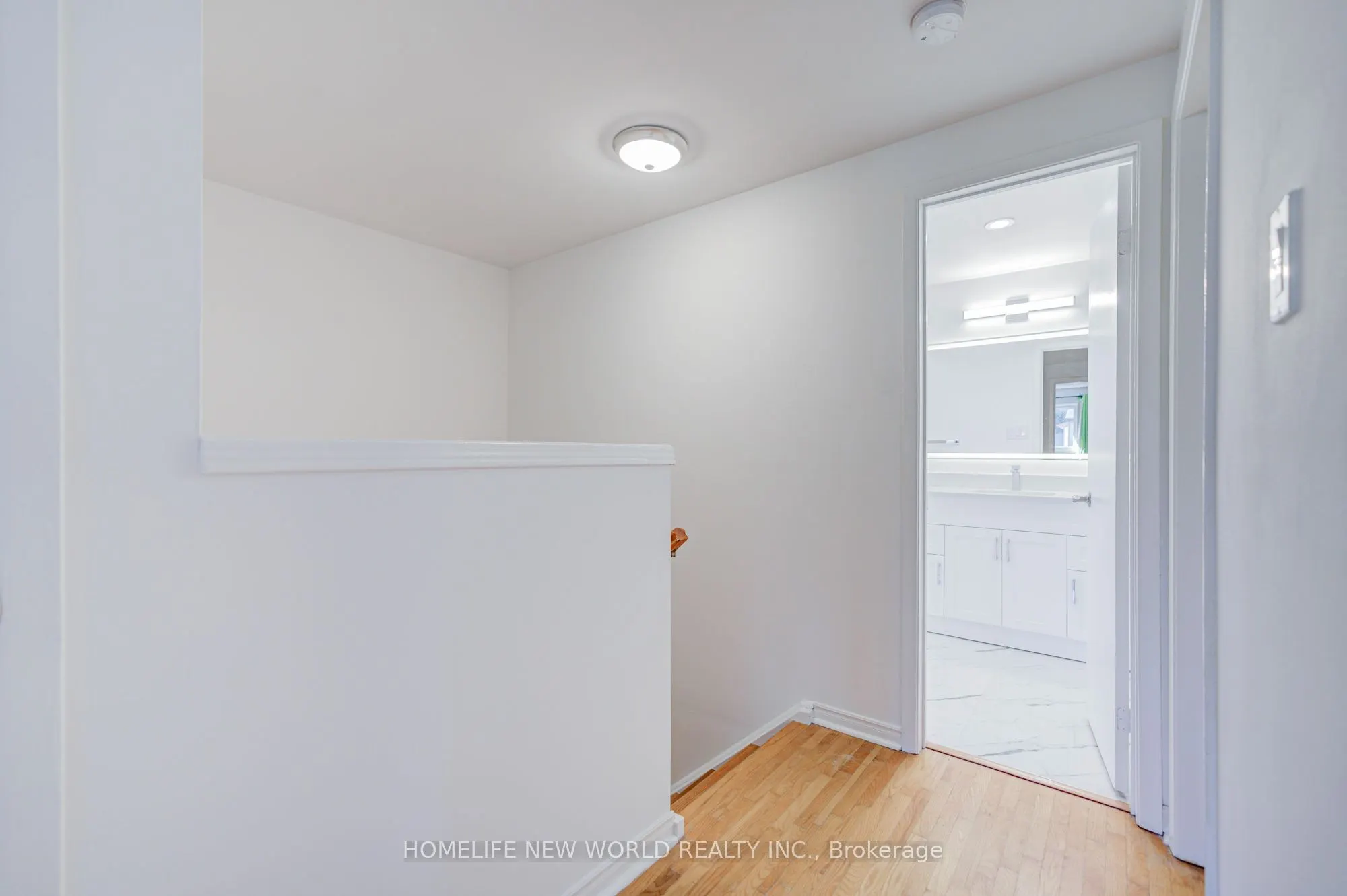 102 Madsen Crescent