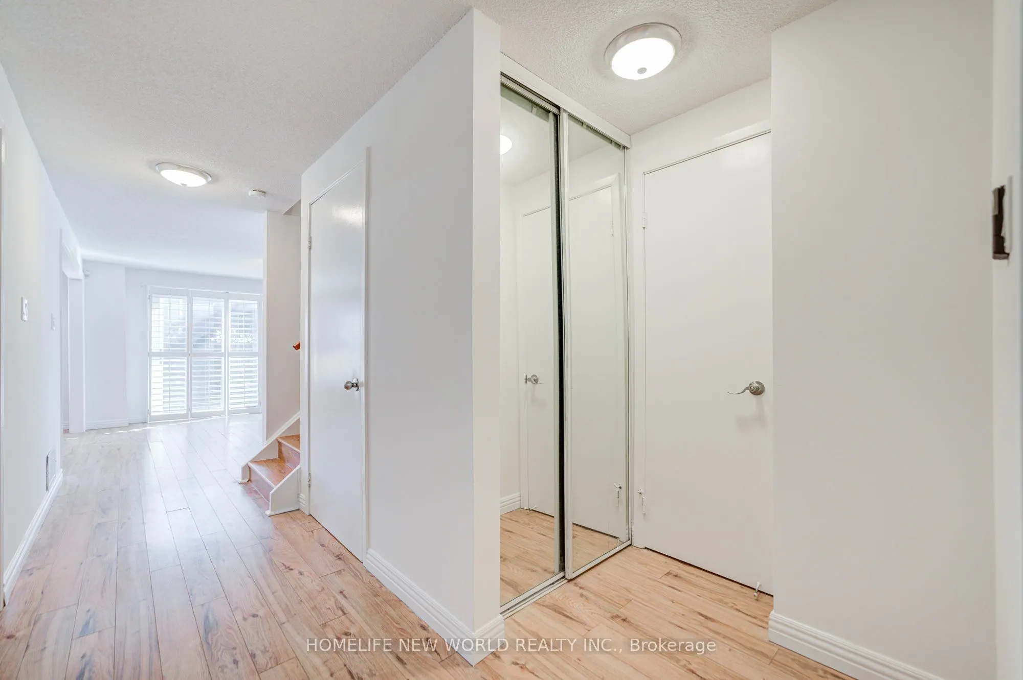 102 Madsen Crescent