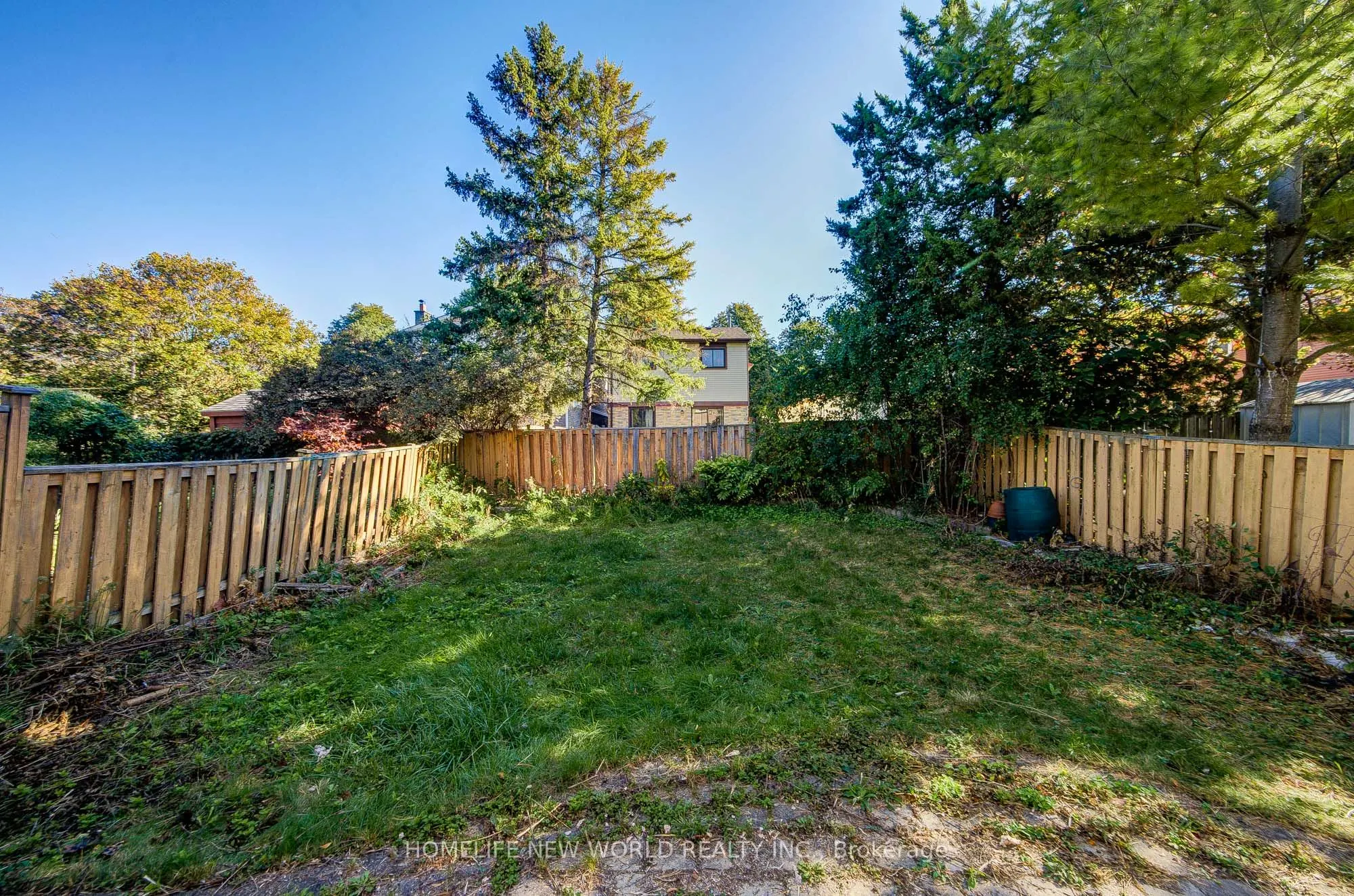 102 Madsen Crescent