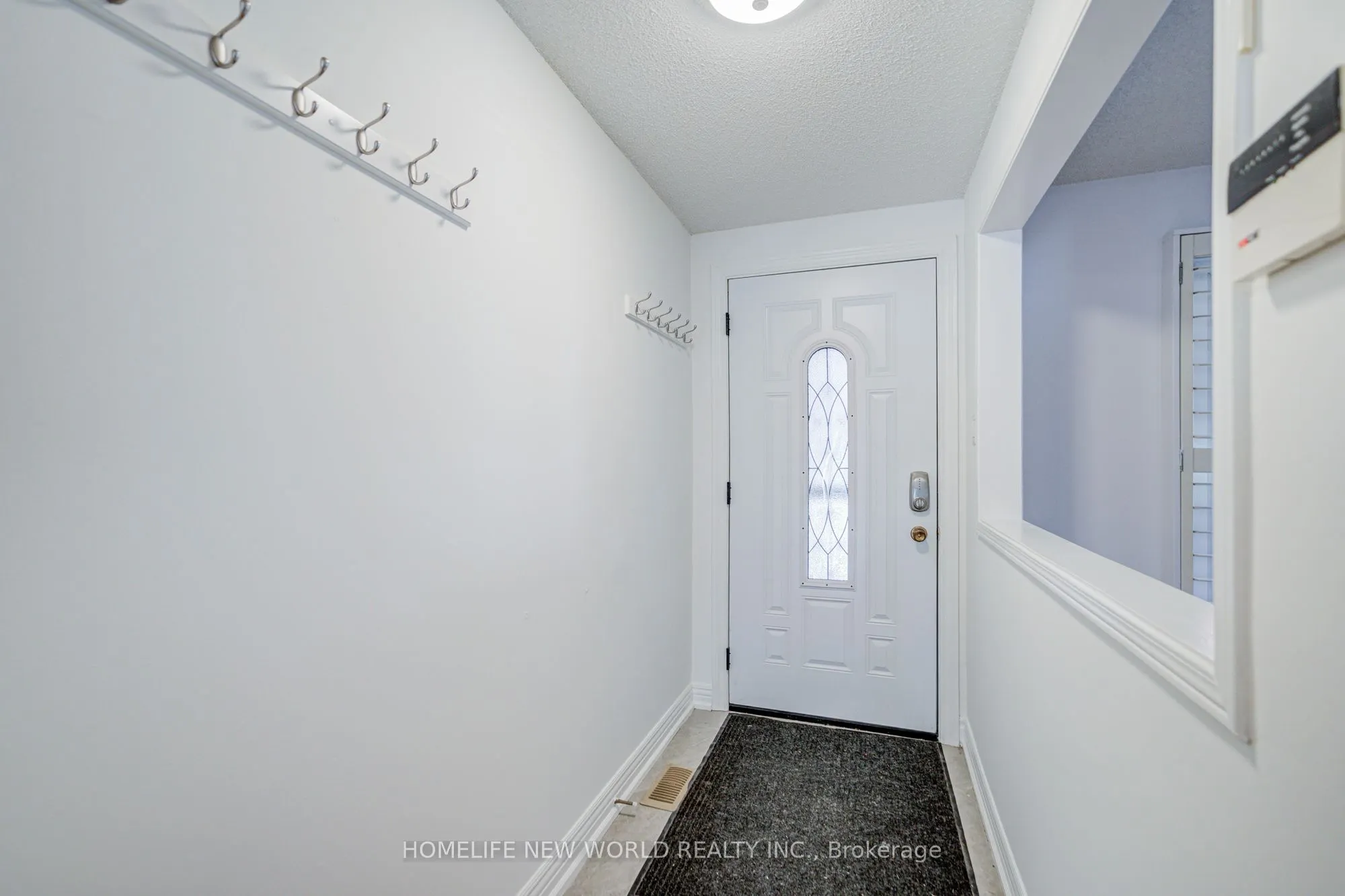 102 Madsen Crescent