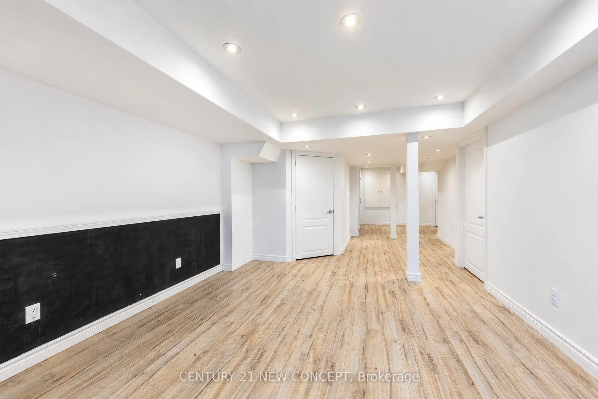 210 Lauderdale Drive E