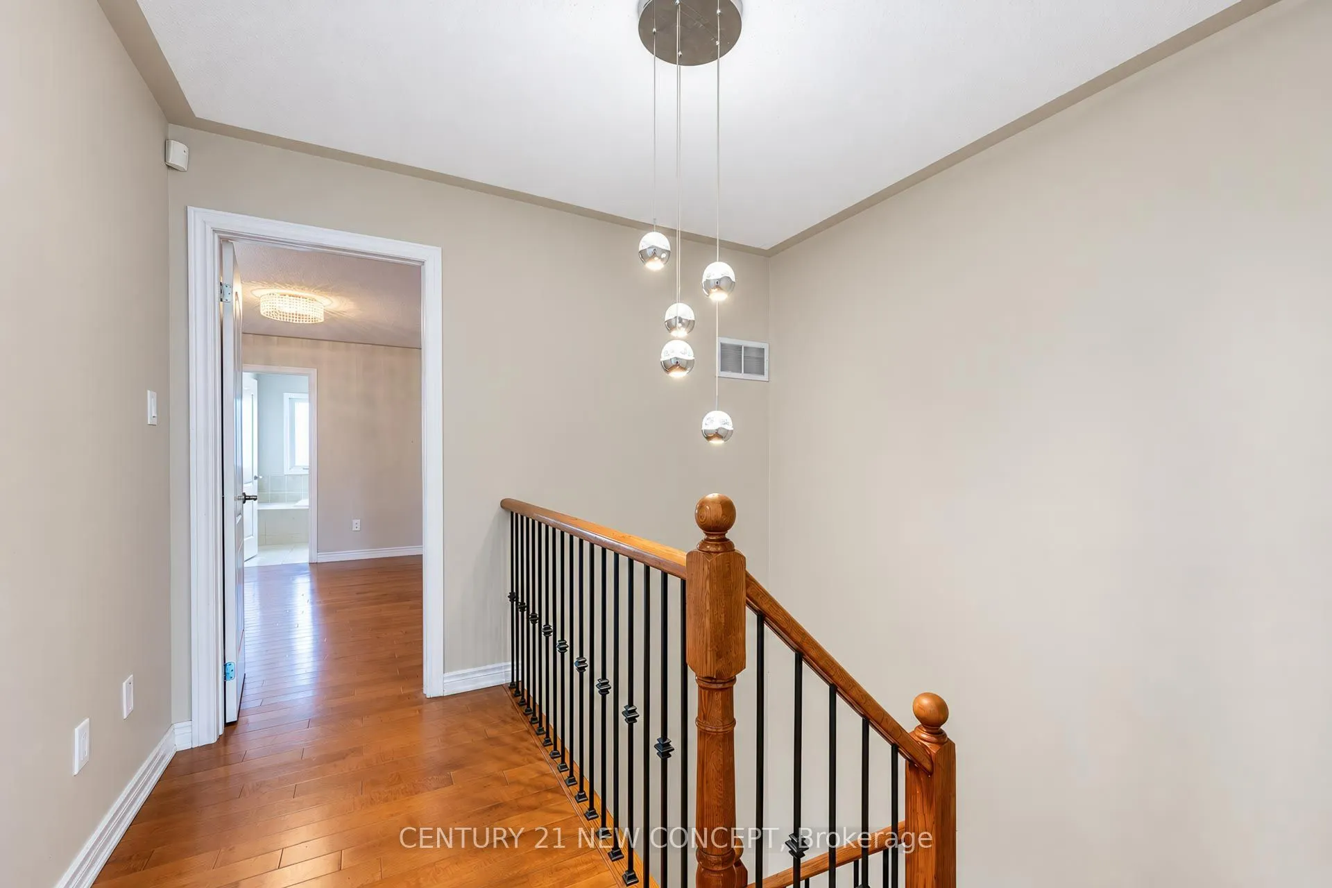 210 Lauderdale Drive E