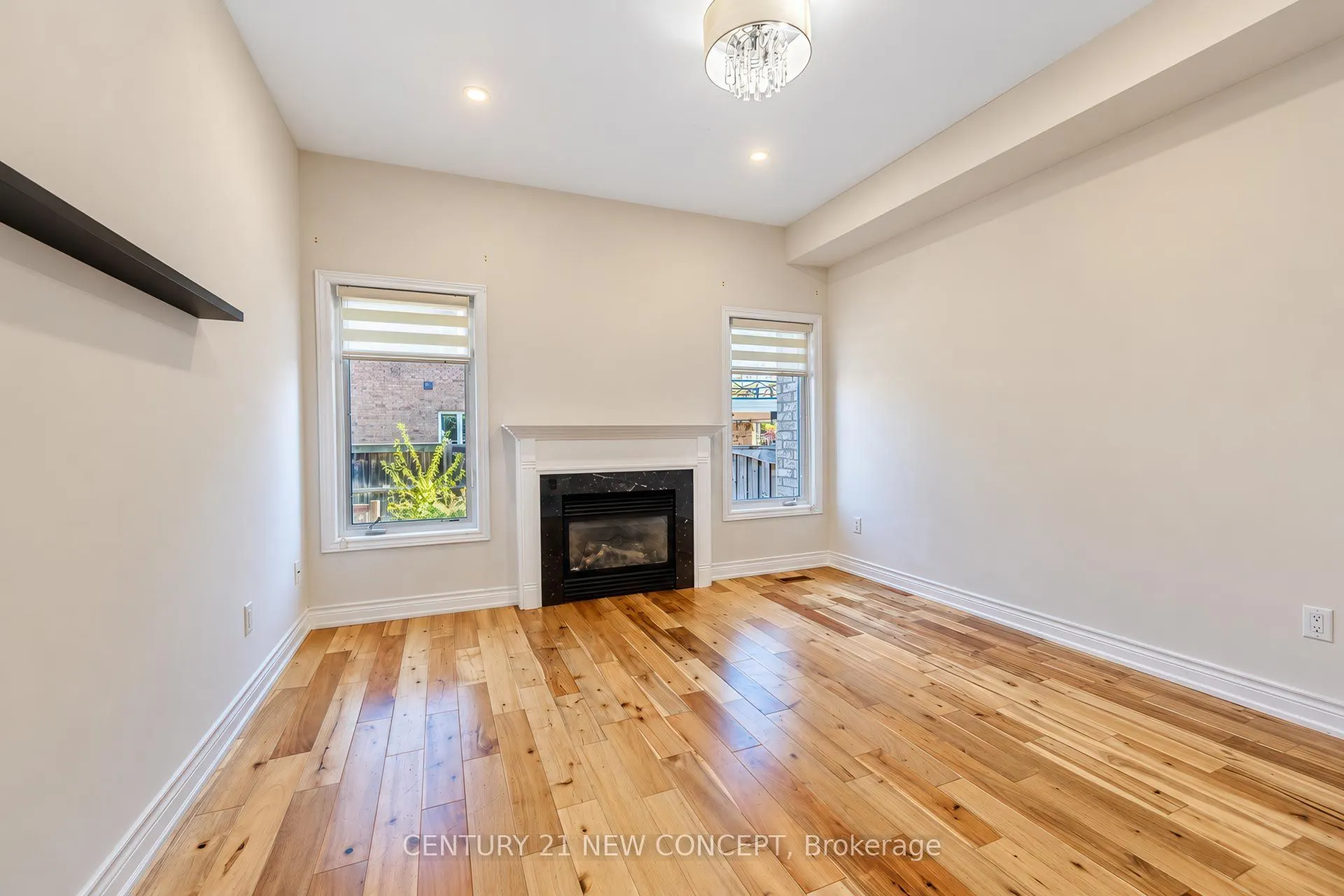 210 Lauderdale Drive E