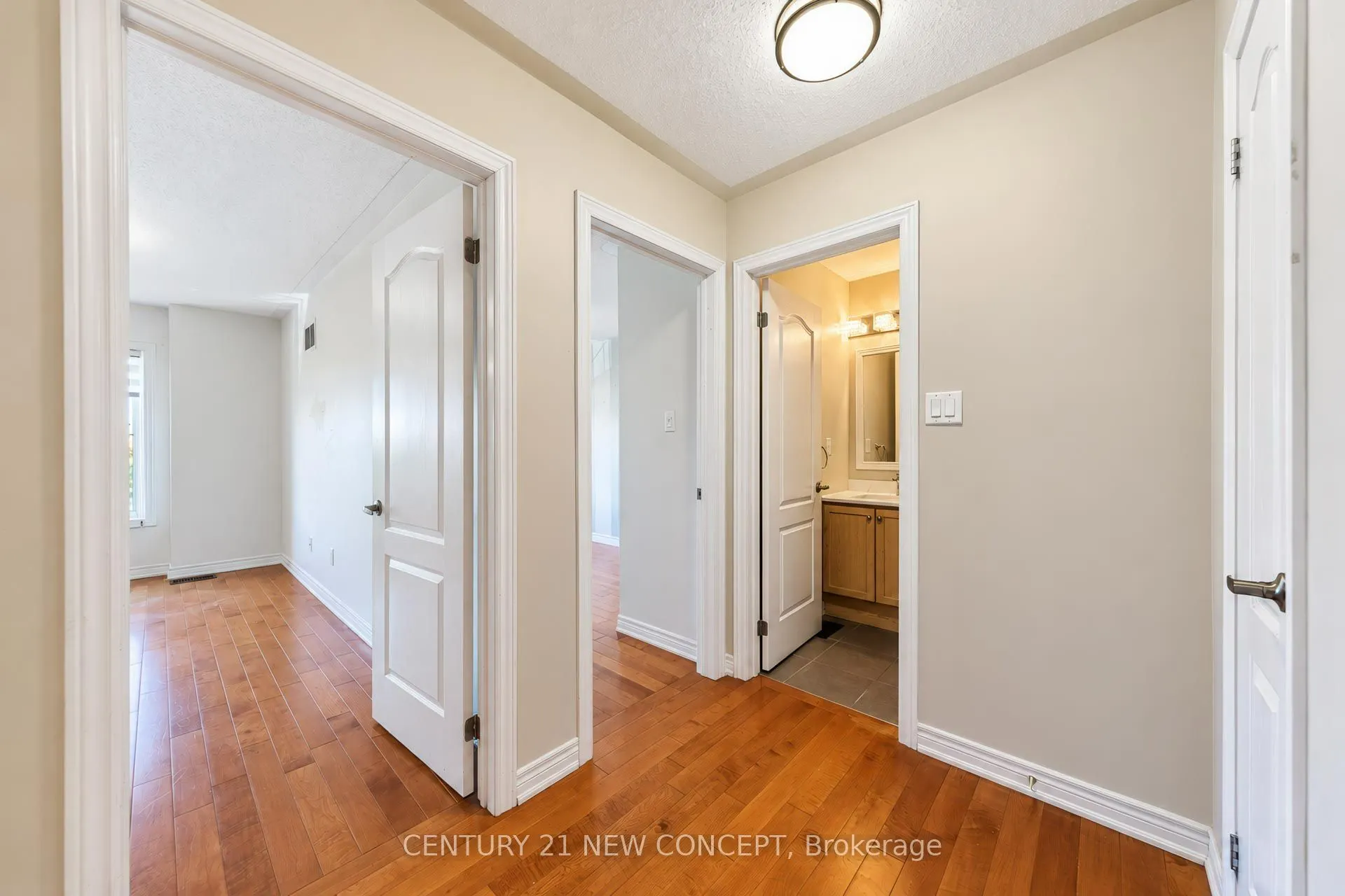 210 Lauderdale Drive E